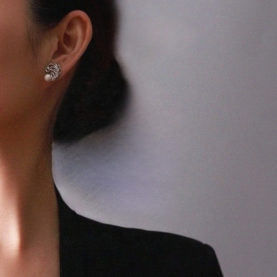 Feather Grace – 6mm Freshwater Pearl Earrings