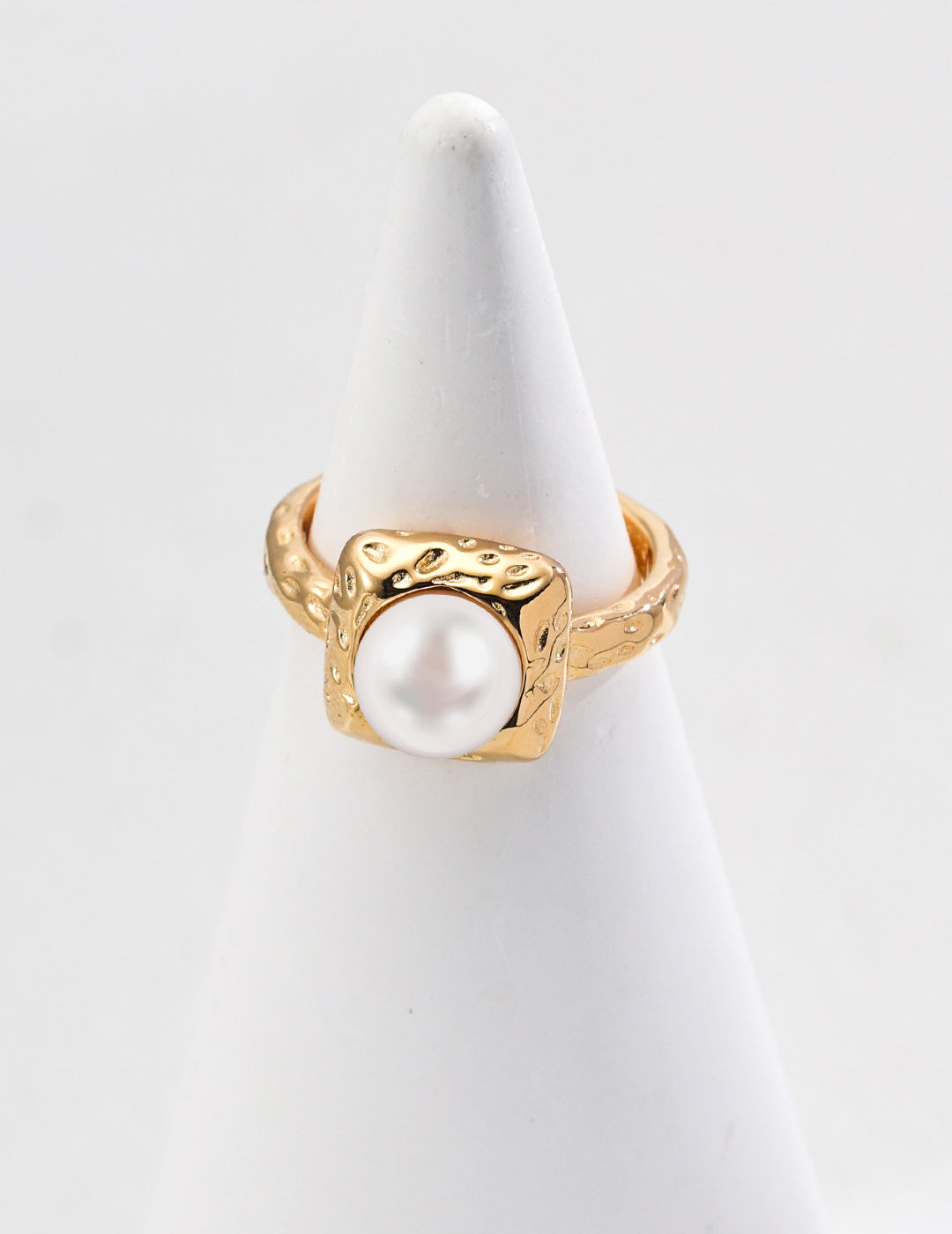 18k Gleam Forge Pearl Ring