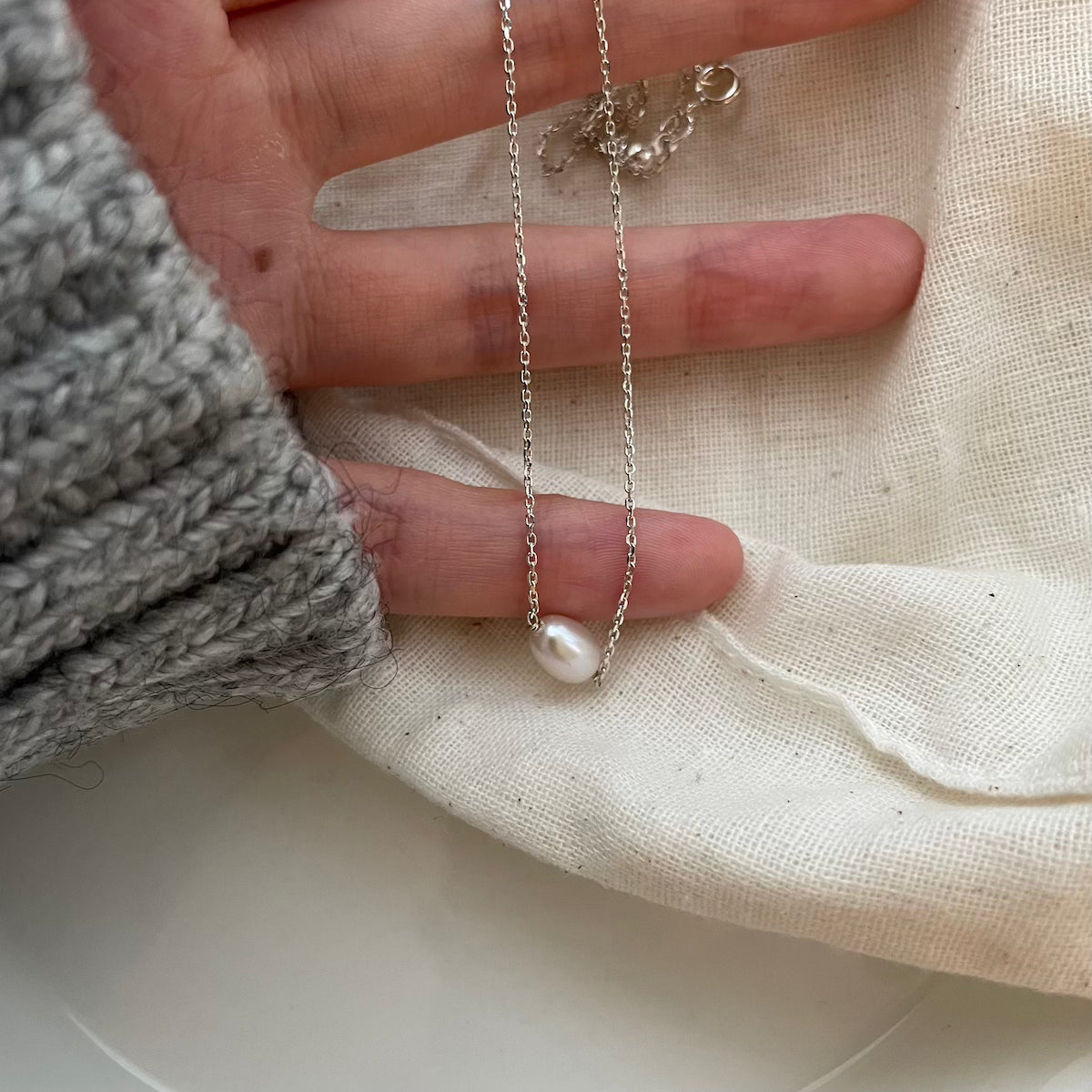 Freshwater Pearl Pendant on Silver Chain