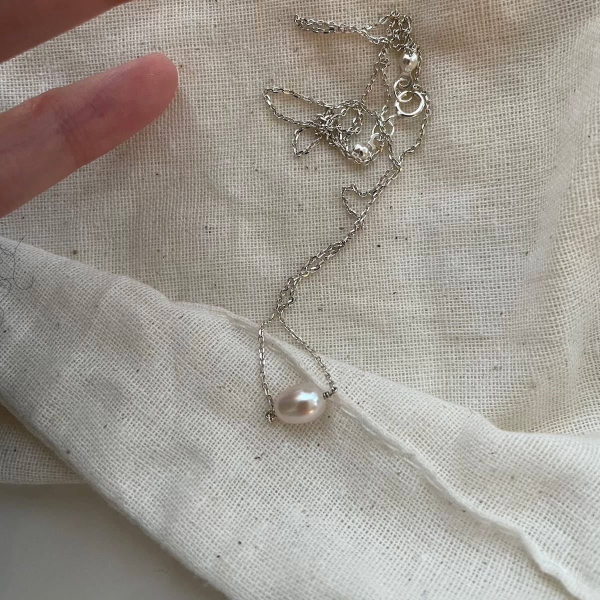 Freshwater Pearl Pendant on Silver Chain