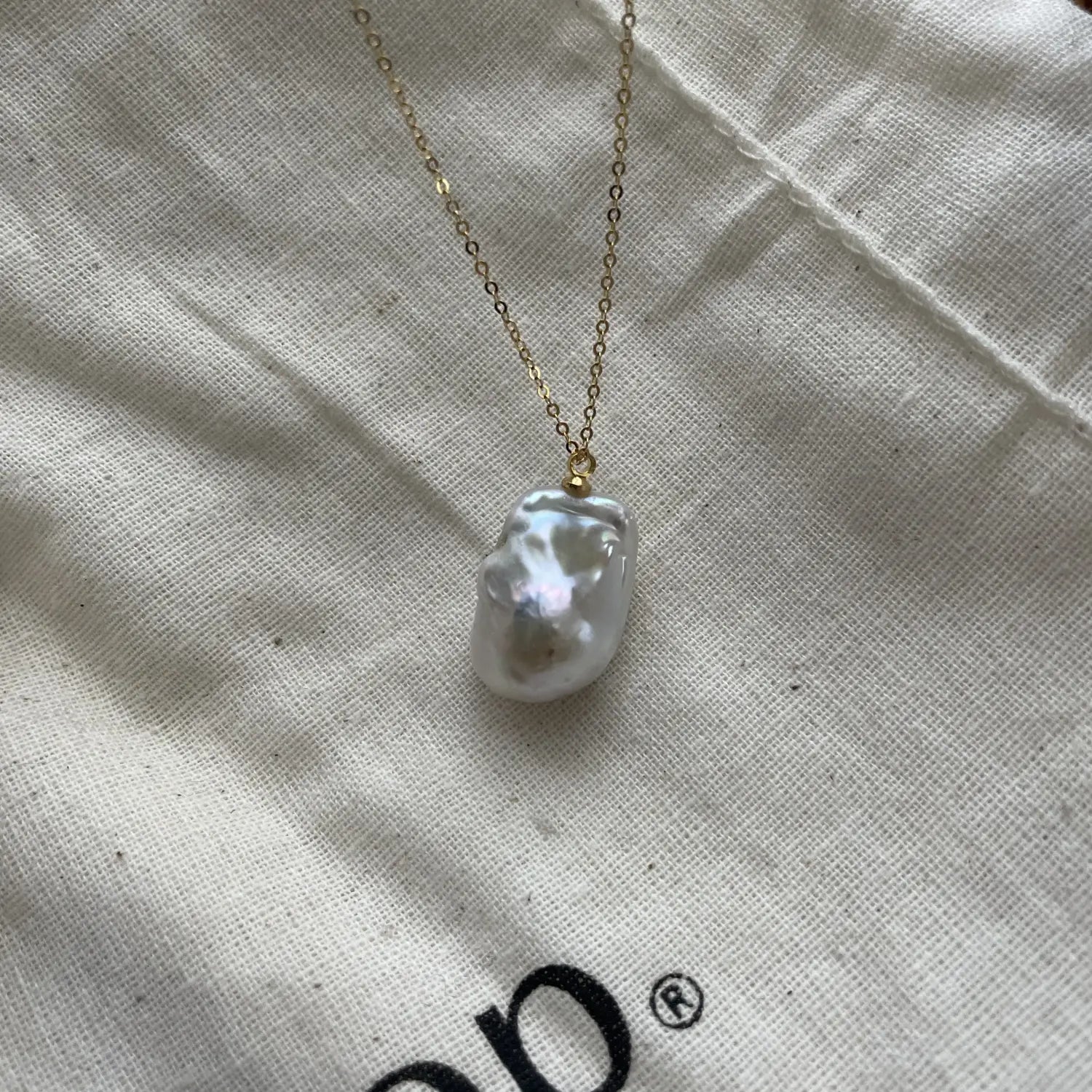 14K Gold Baroque Pearl Pendant Necklace