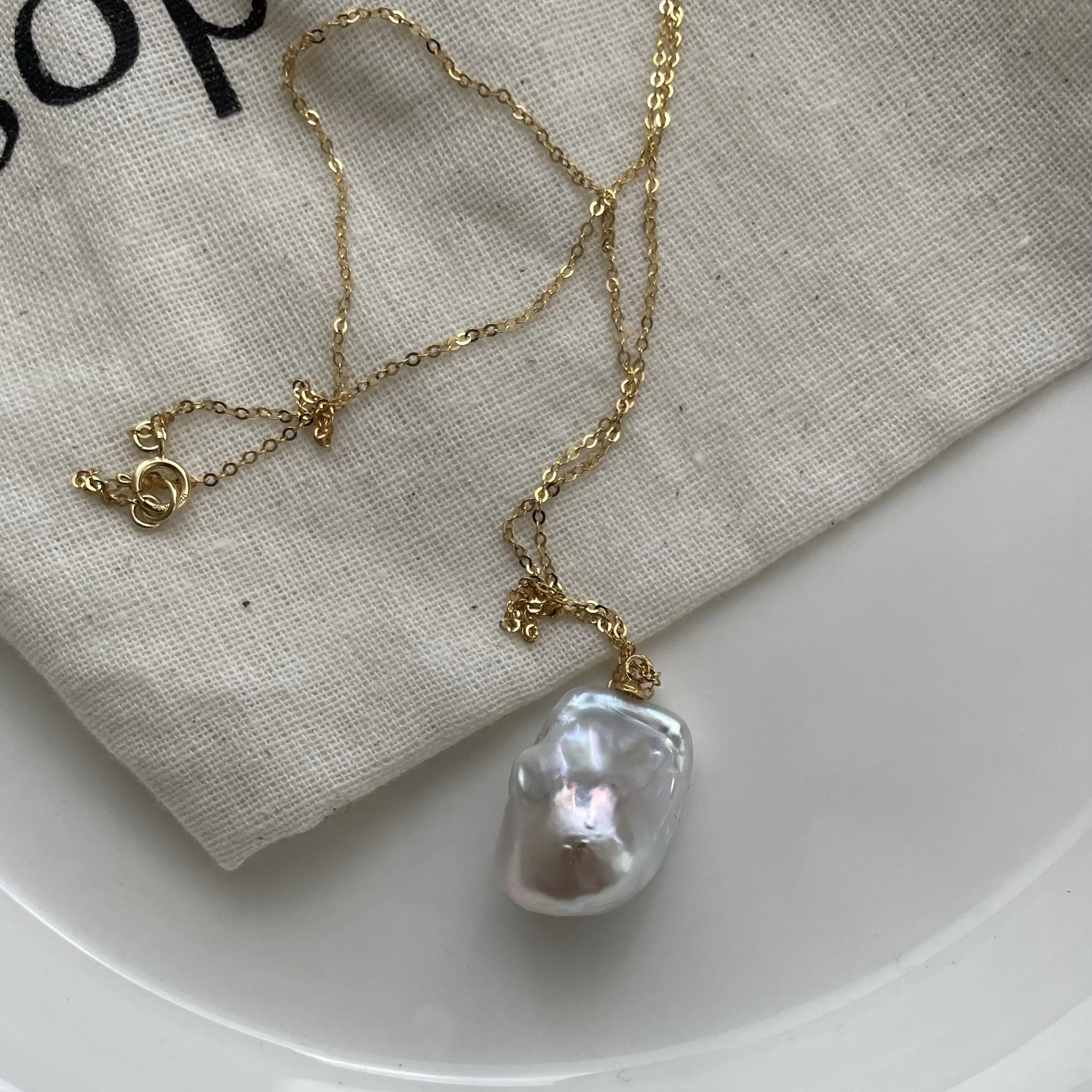 14K Gold Baroque Pearl Pendant Necklace