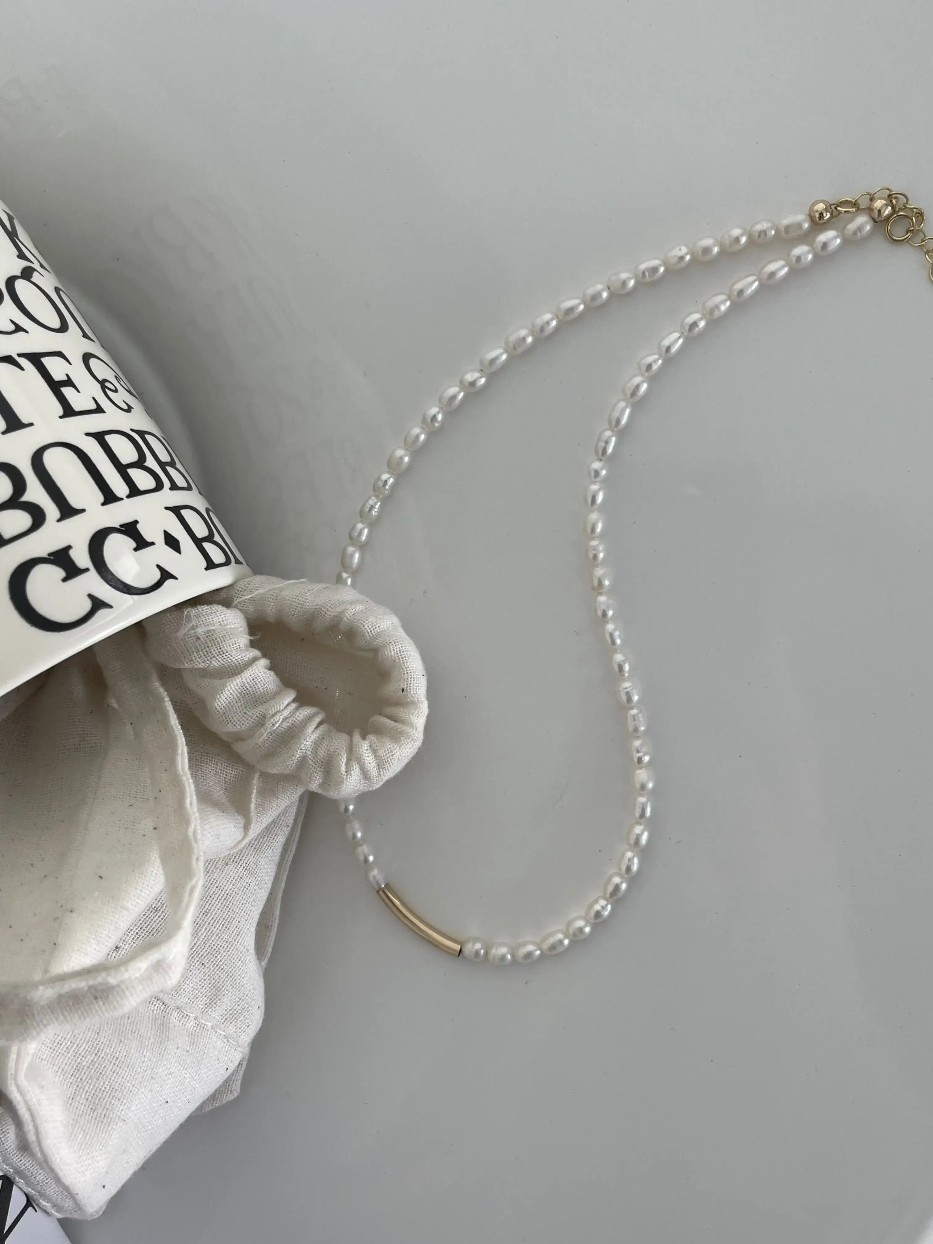 14K Gold Smile-Curve Pearl Necklace