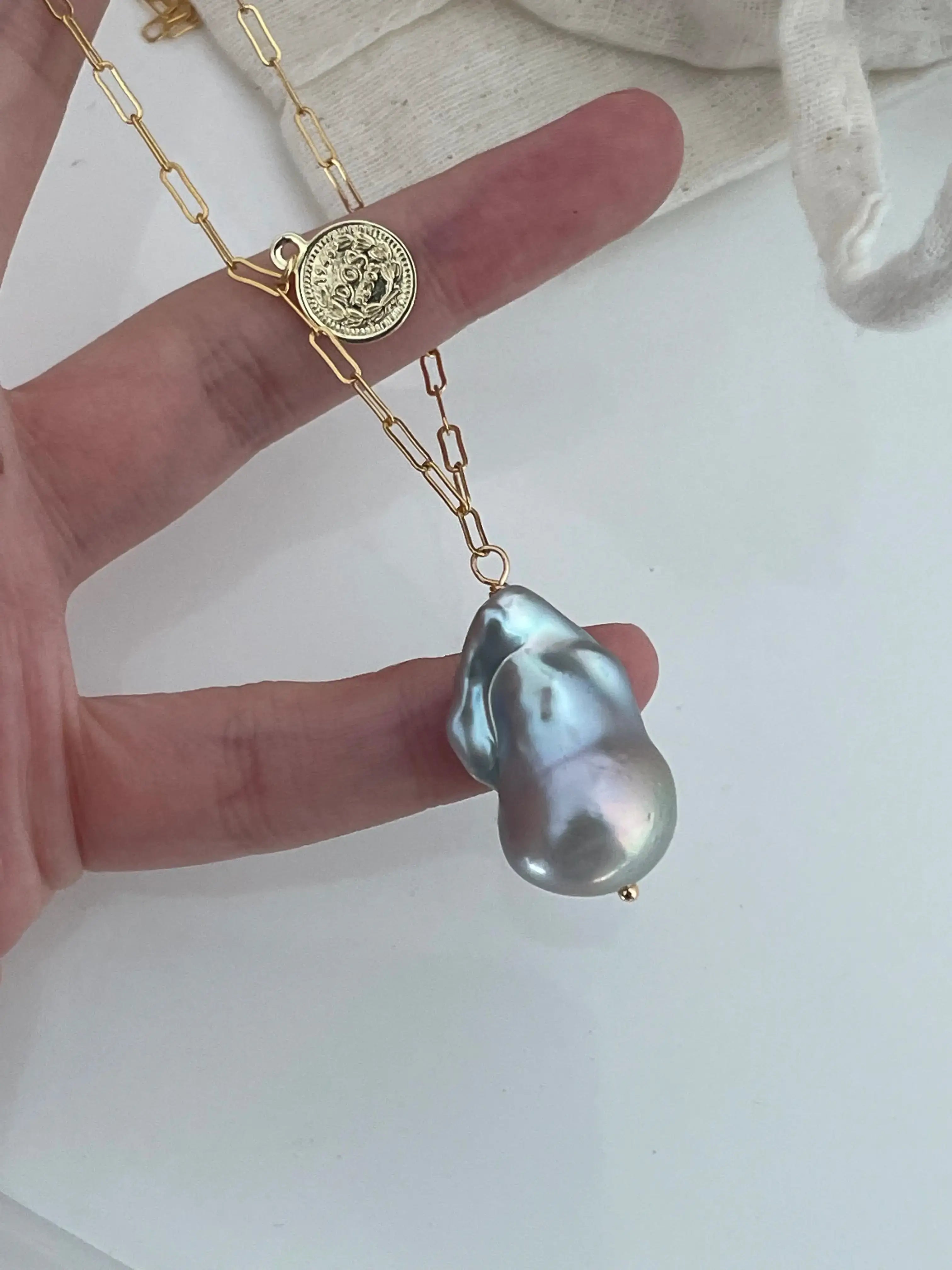 14K Gold Grey Baroque Pearl Pendant Necklace