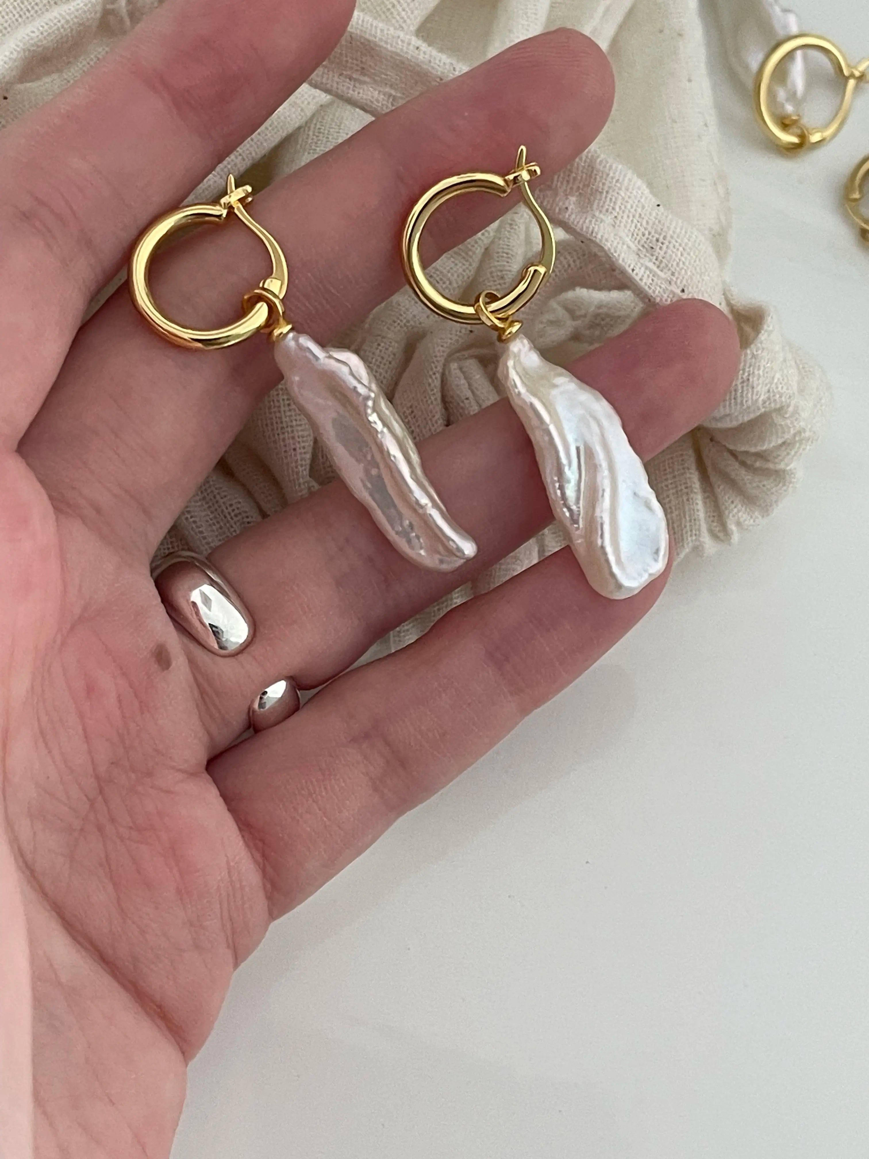 Linear Grace Earrings – 18K Gold Baroque Pearl Drops