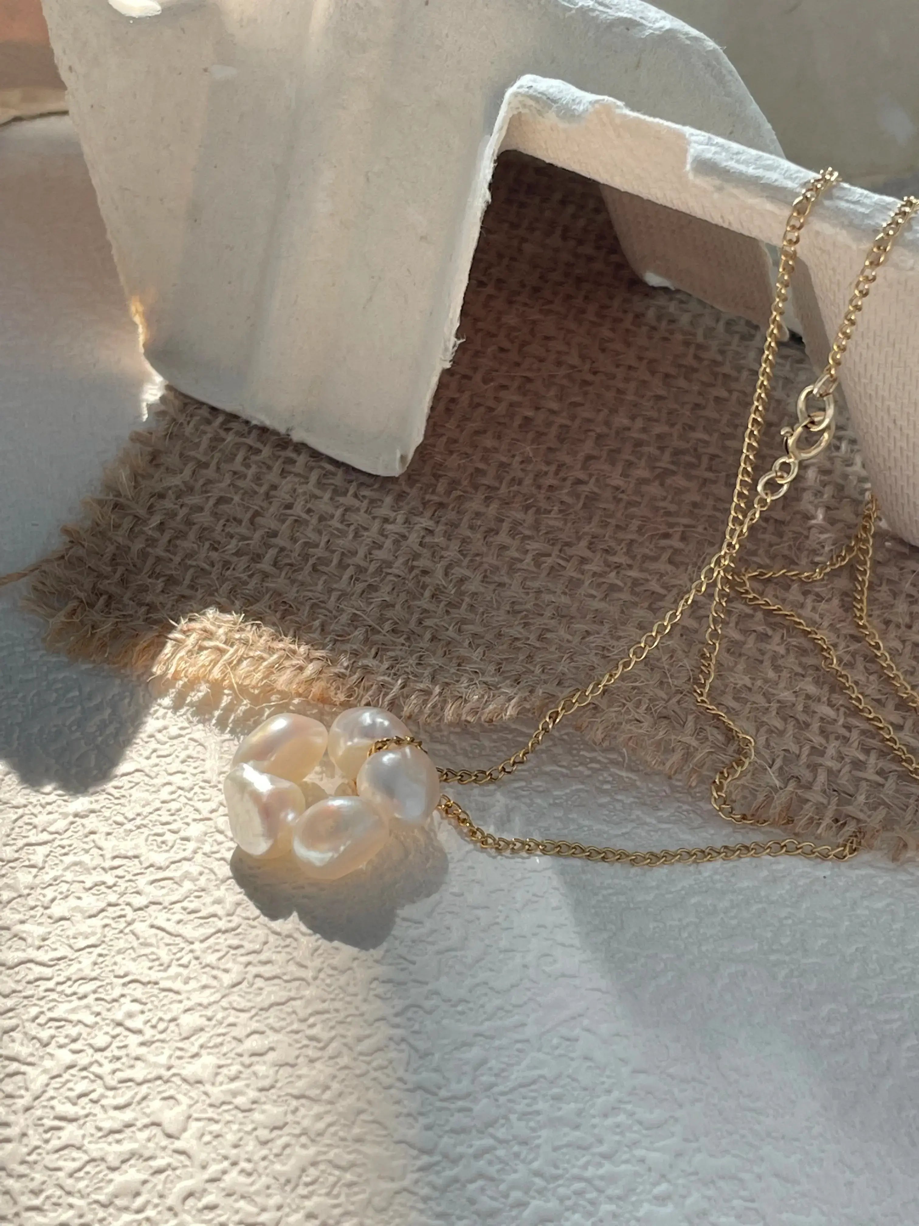 14K Gold Freshwater Pearl Flower Pendant Necklace