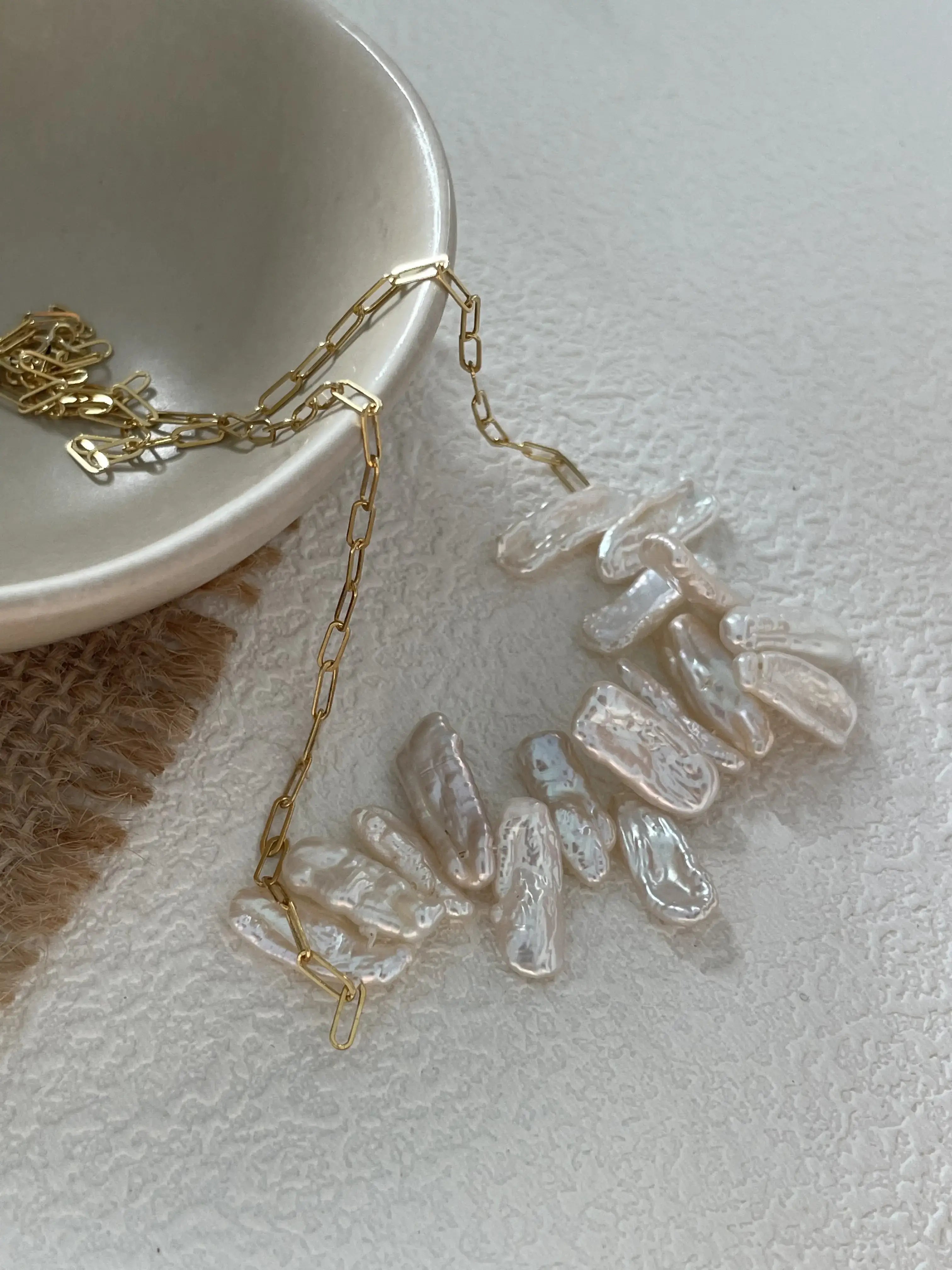 14K Gold Chain with Irregular Baroque Pearl Necklace23-418