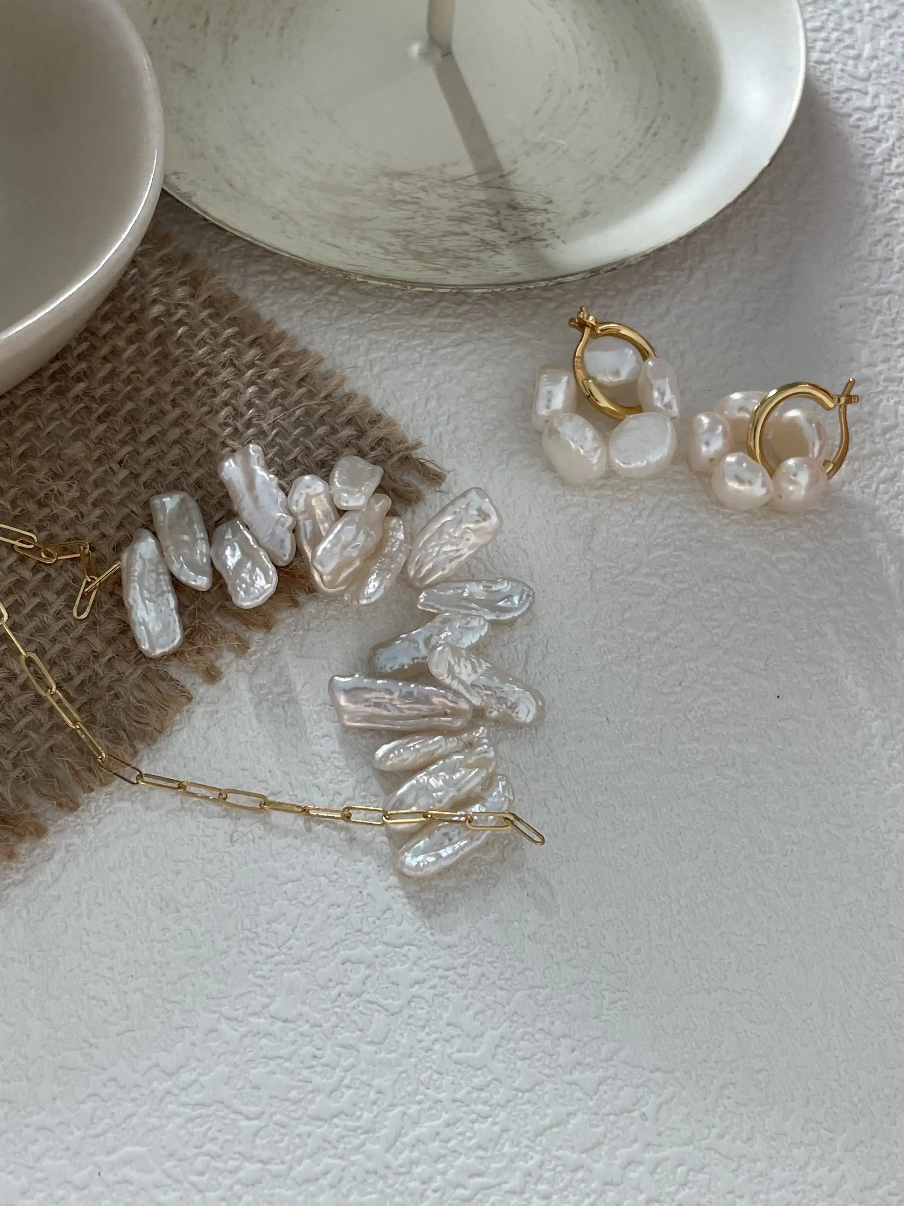 14K Gold Chain with Irregular Baroque Pearl Necklace23-418