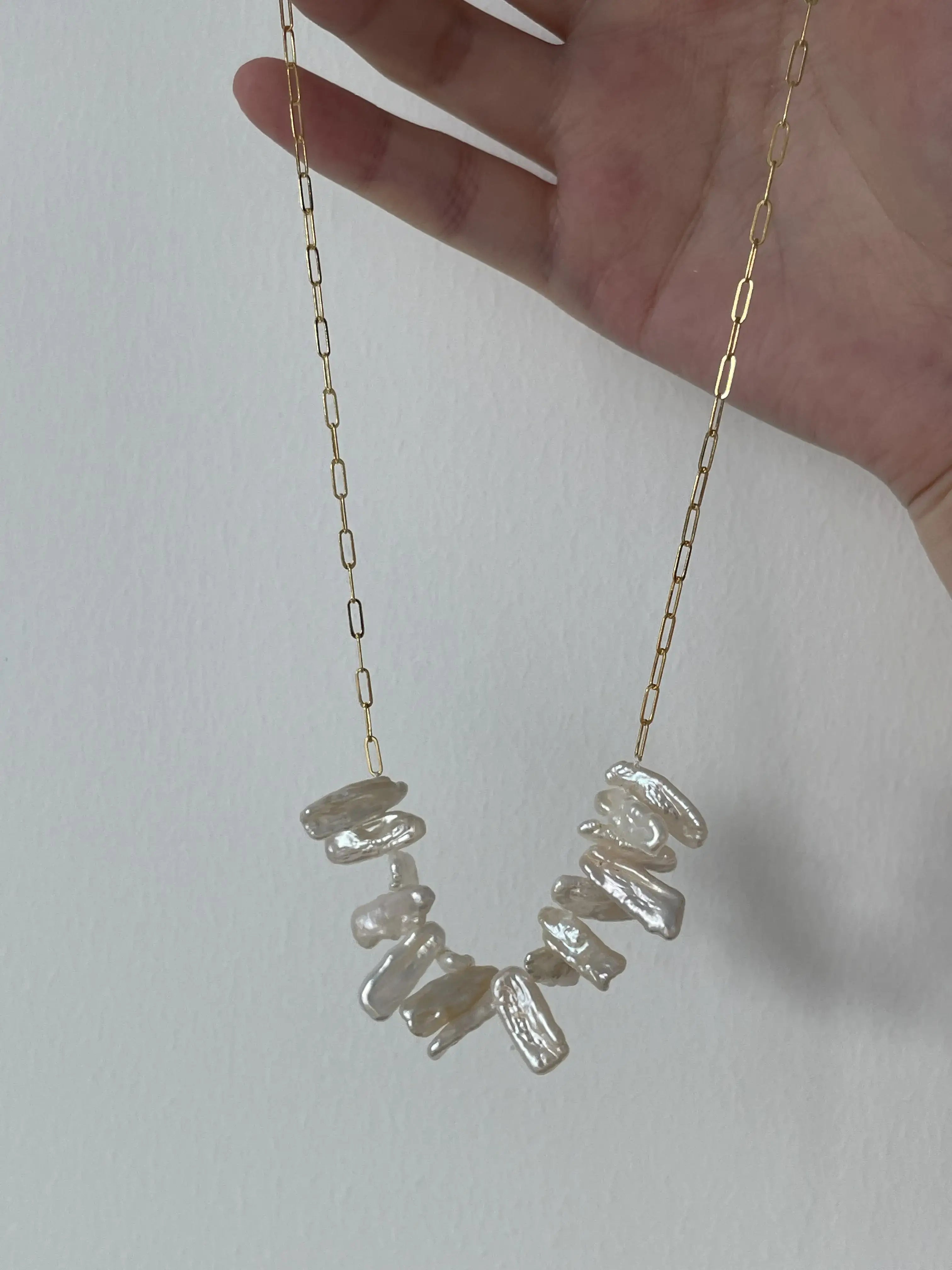 14K Gold Chain with Irregular Baroque Pearl Necklace23-418