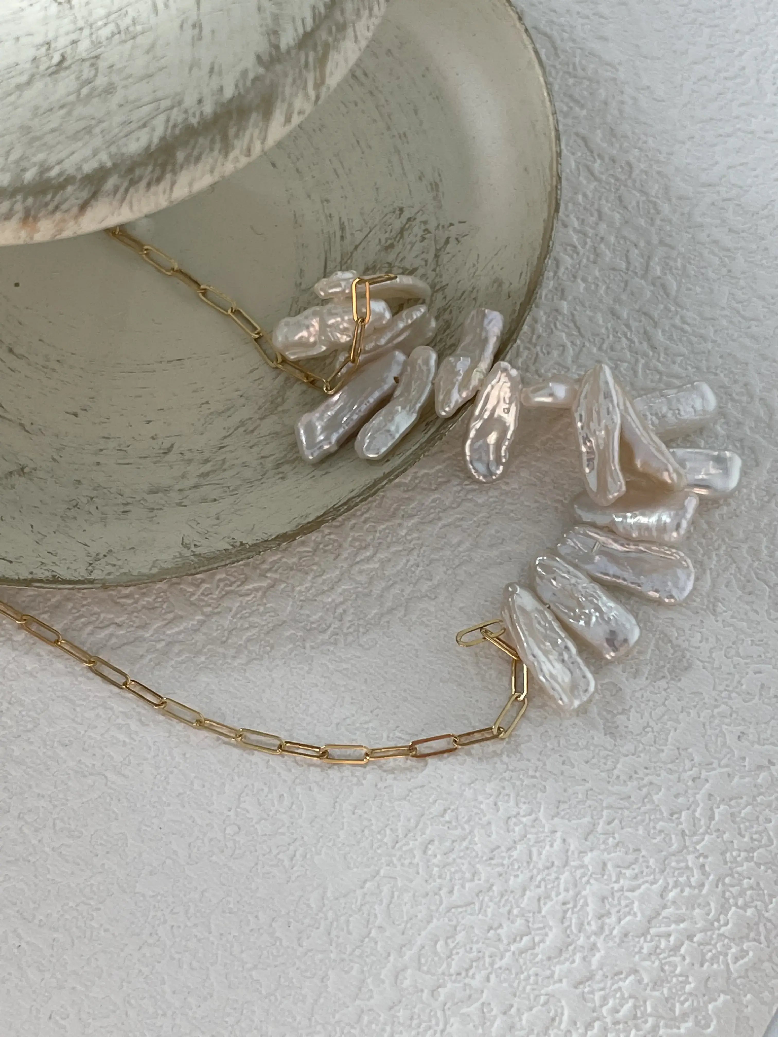 14K Gold Chain with Irregular Baroque Pearl Necklace23-418