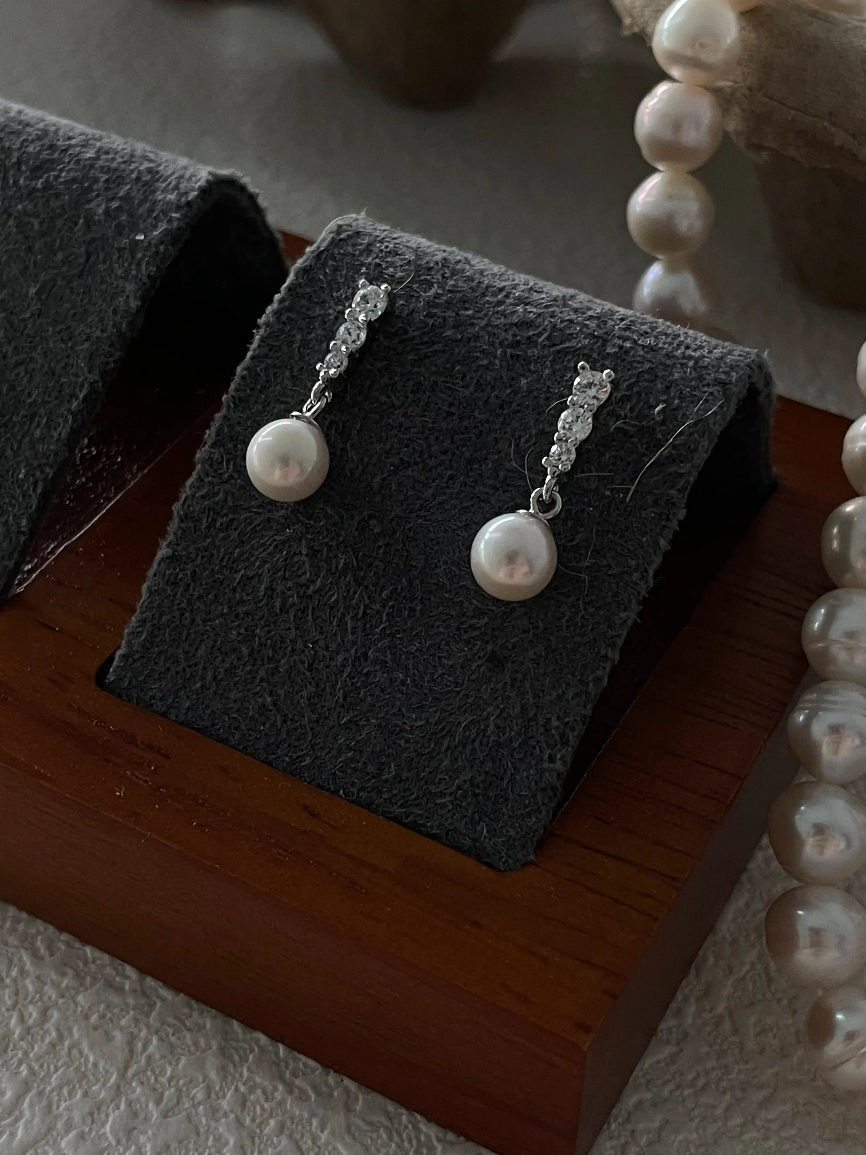 Noble Charm Studs – Pearl and Zircon Earrings