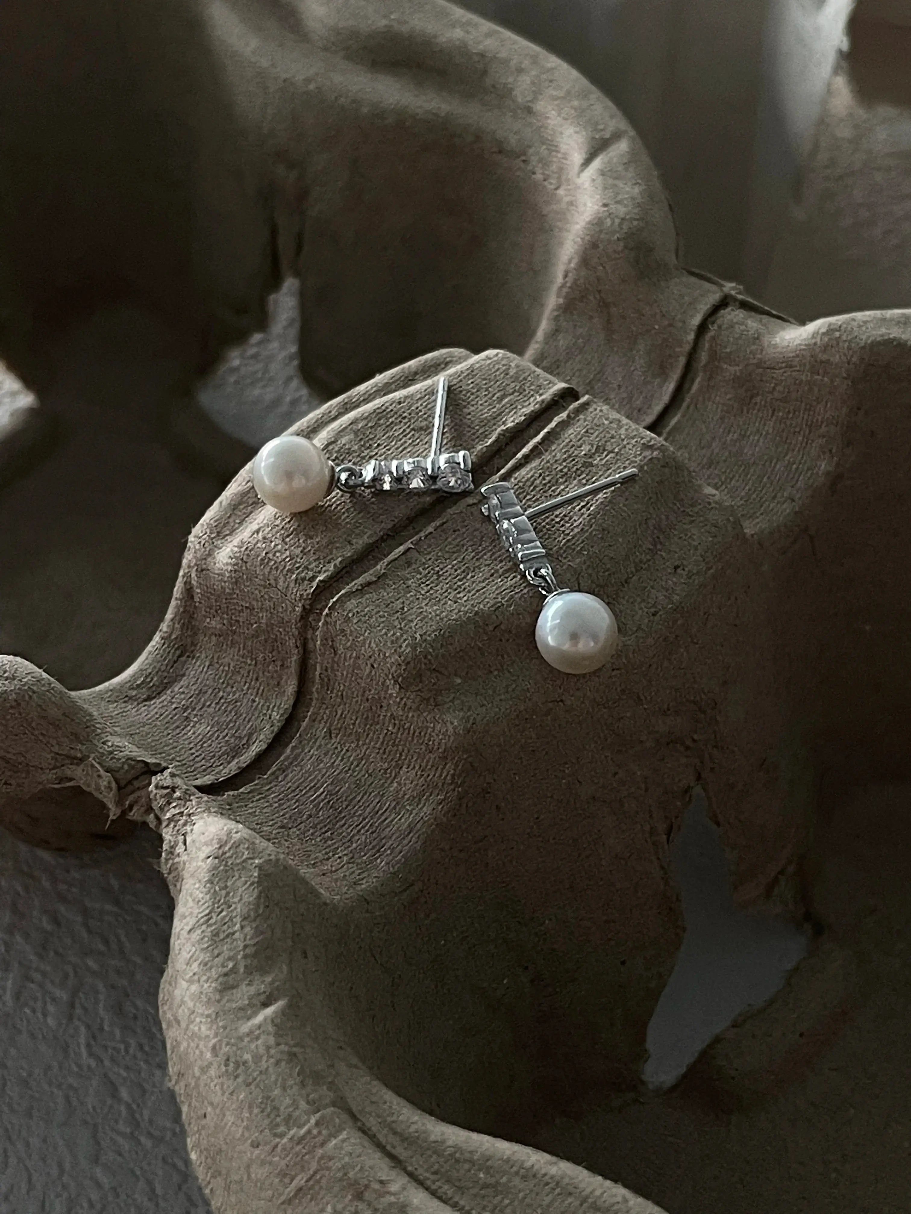 Noble Charm Studs – Pearl and Zircon Earrings