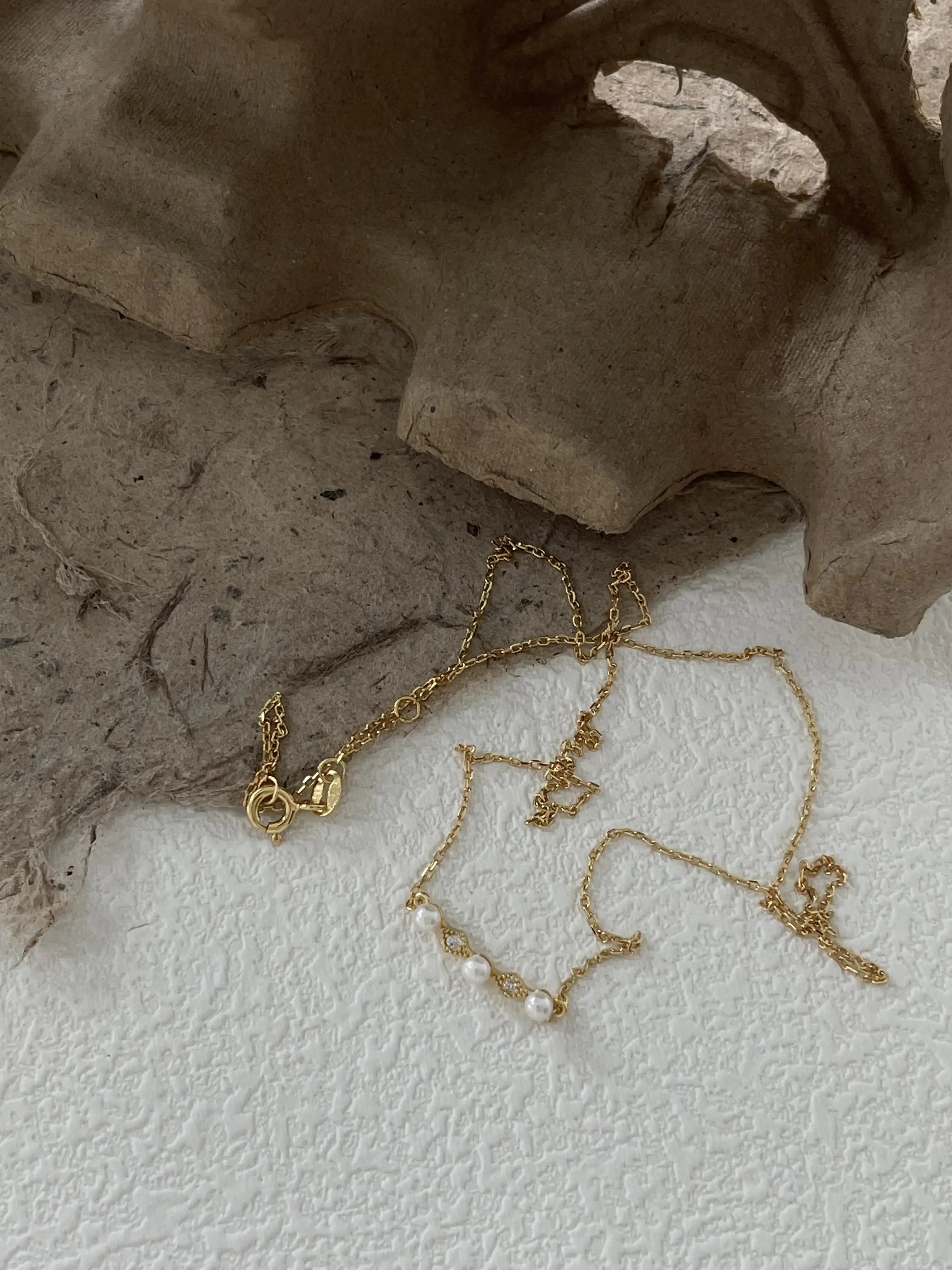 18K Gold Mini Pearl Necklace