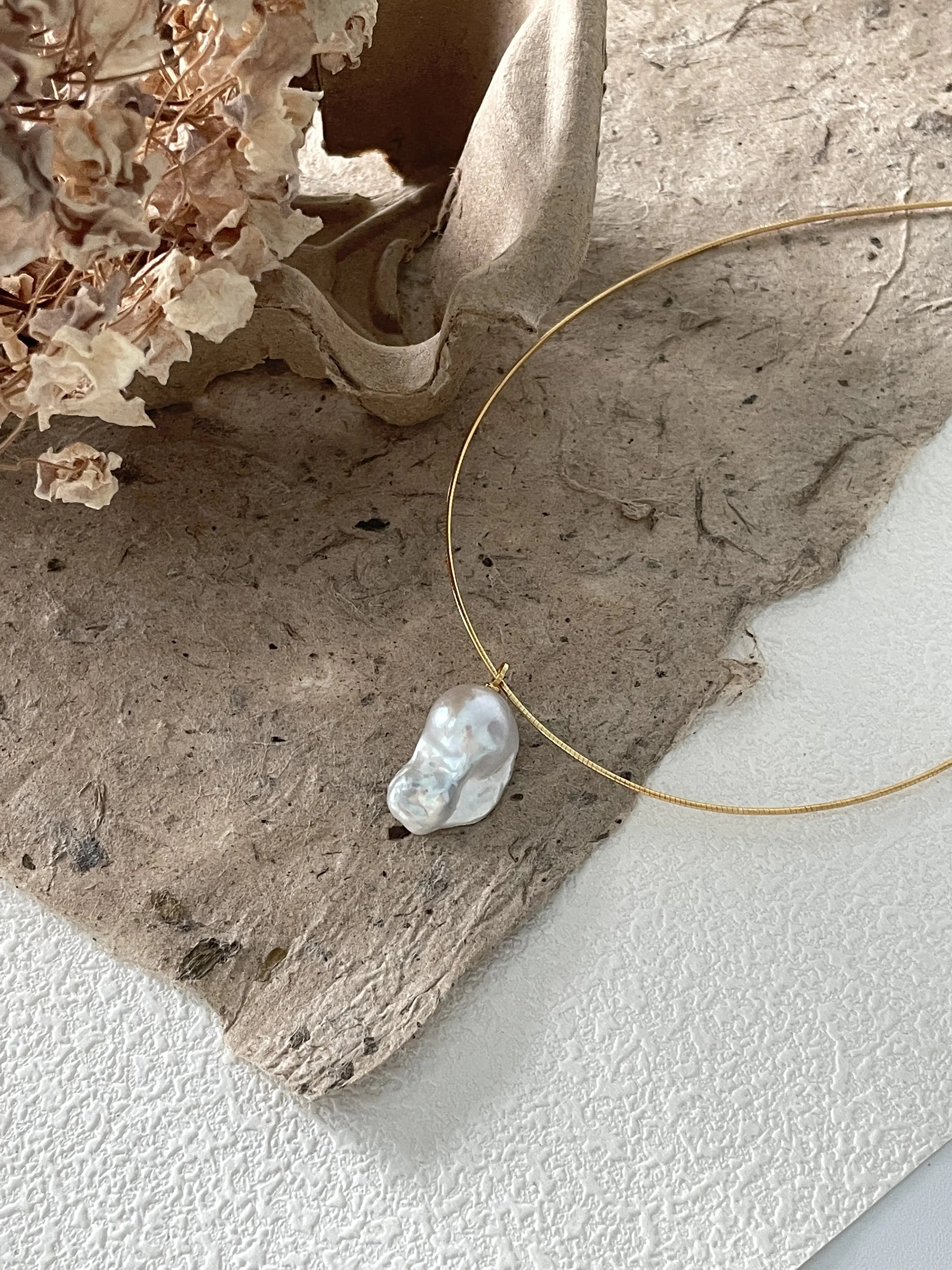 18K Gold Baroque Pendant Choker