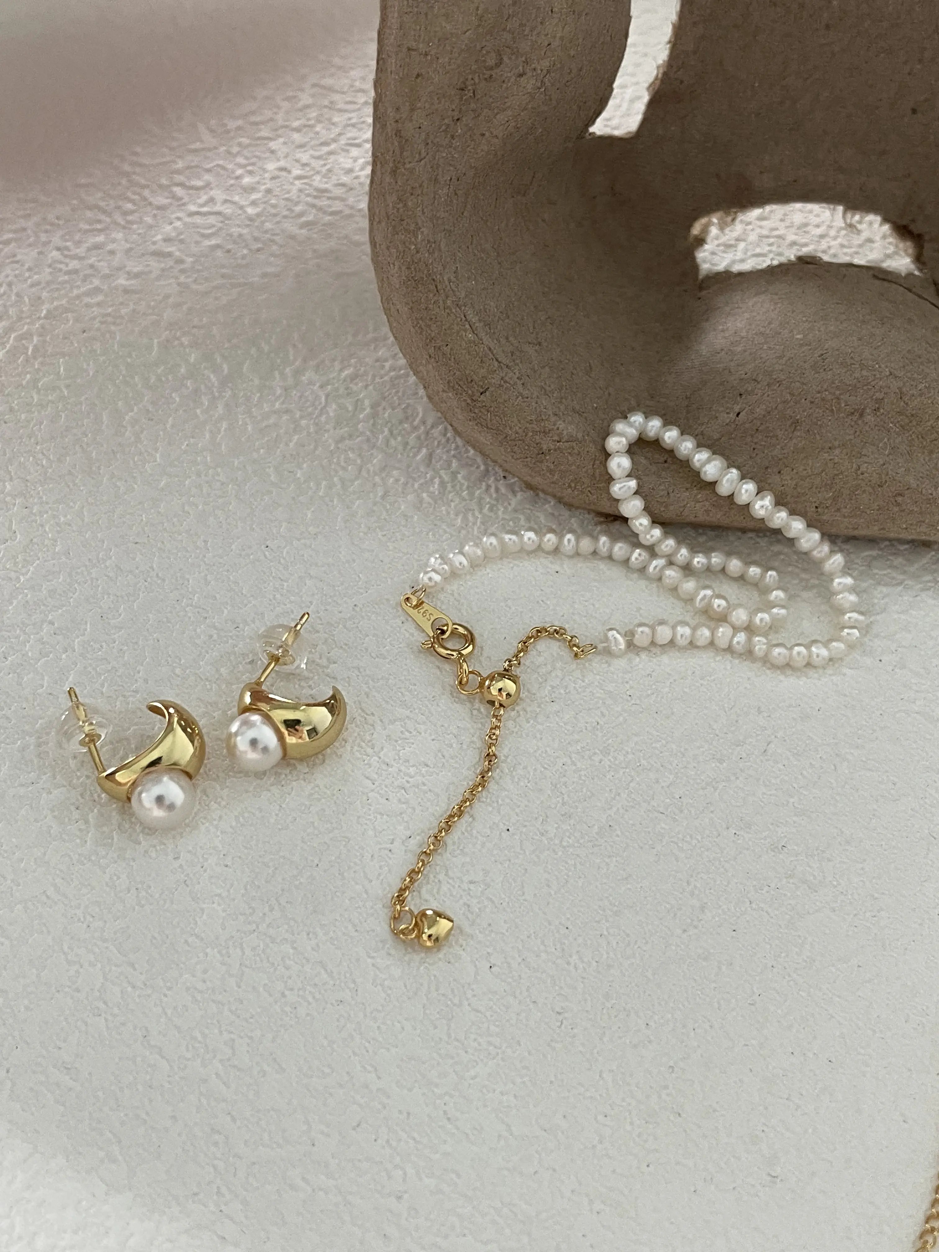 Delicate Freshwater Pearl Bracelet