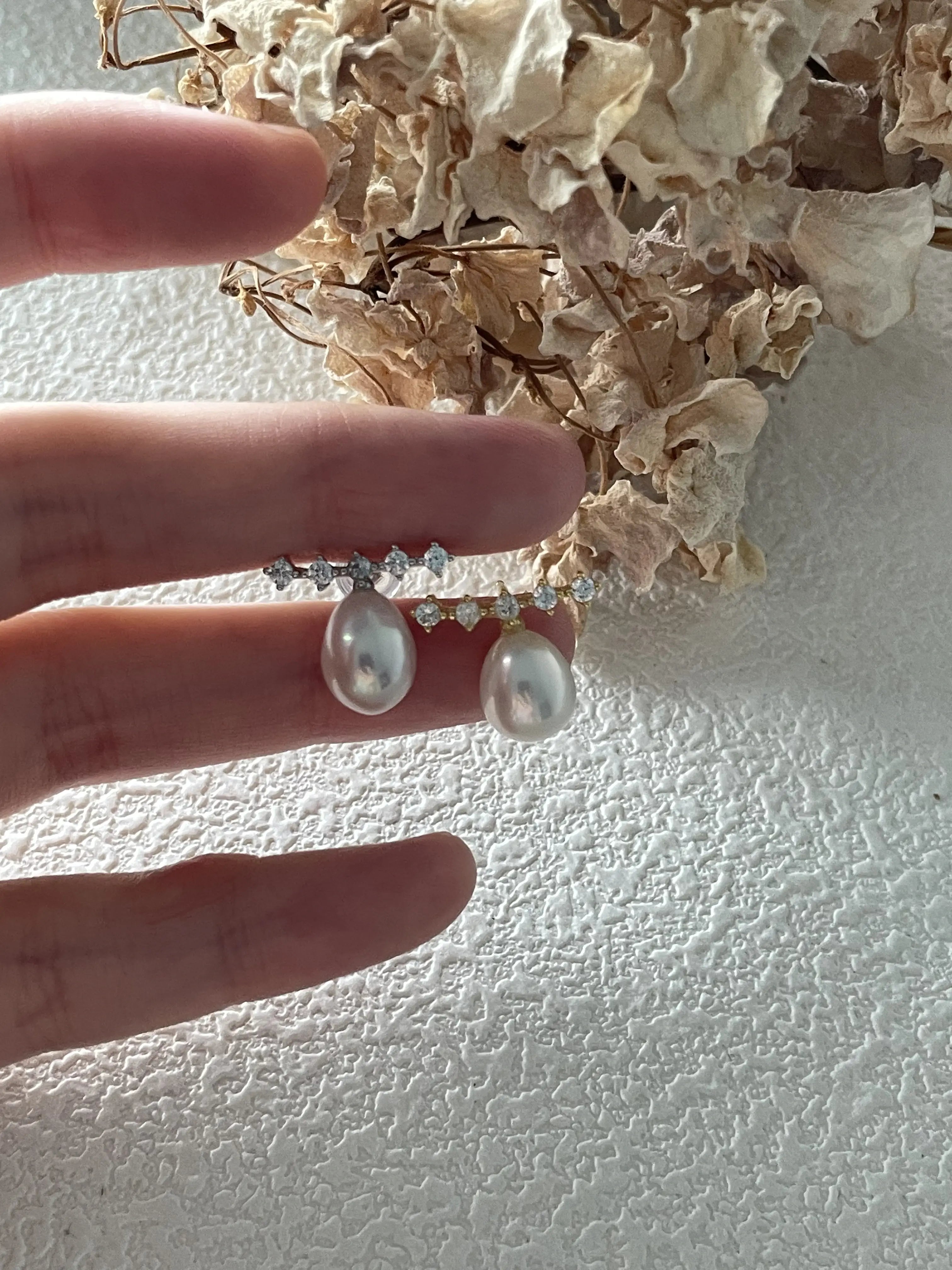 Radiant Line Earrings – Teardrop Pearl Studs