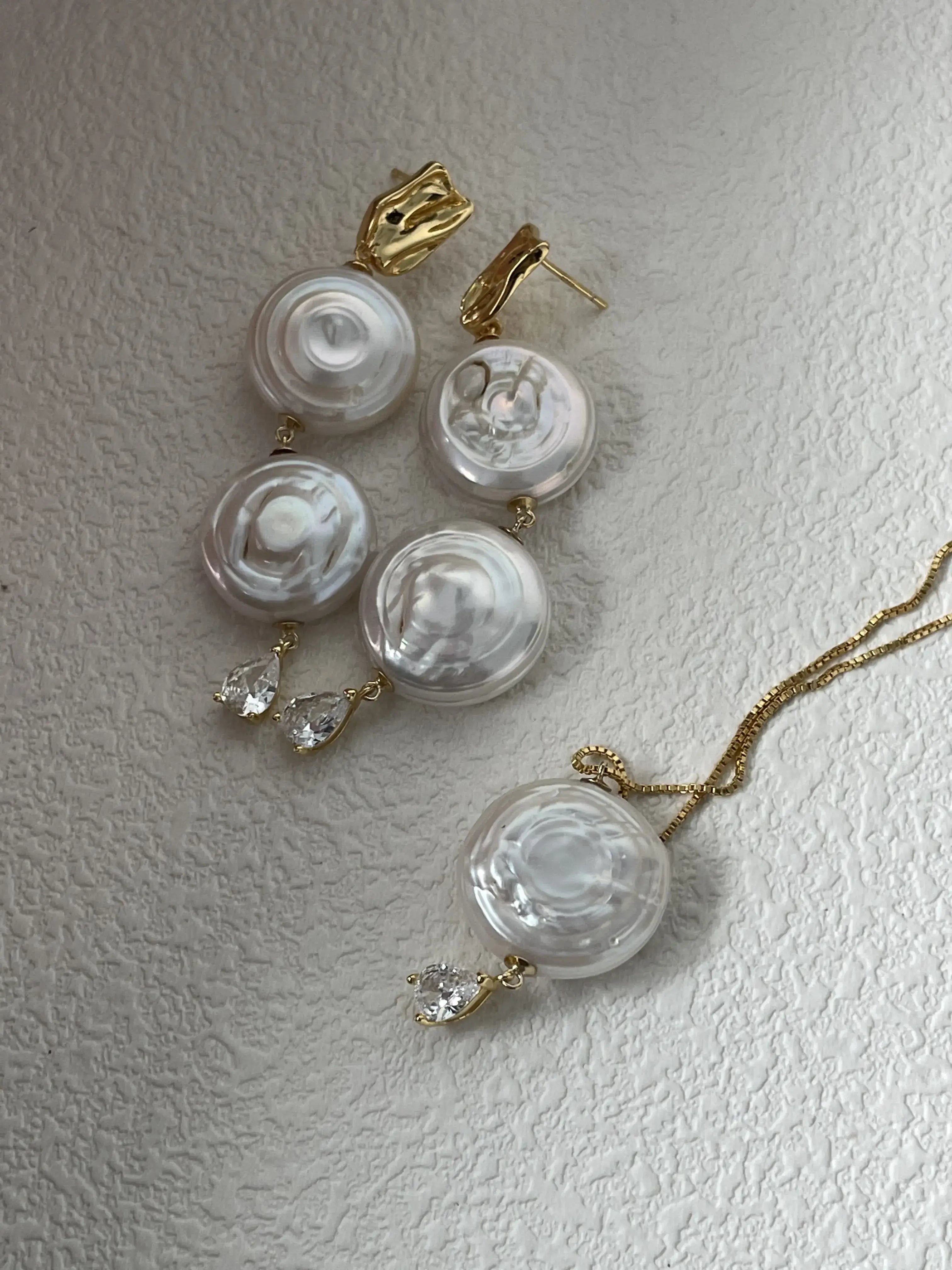 Flat Baroque Pearl Pendant Necklace