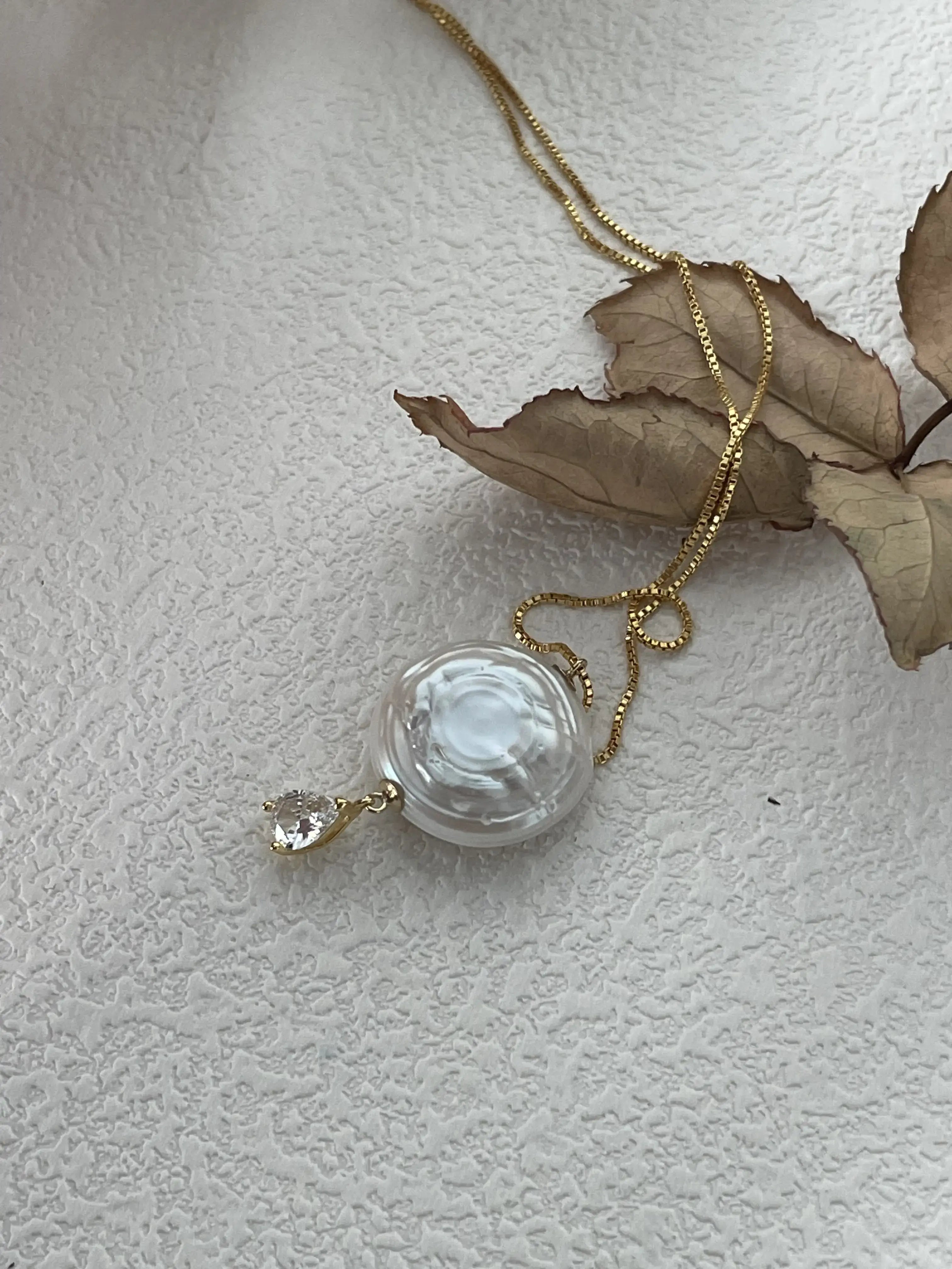 Flat Baroque Pearl Pendant Necklace