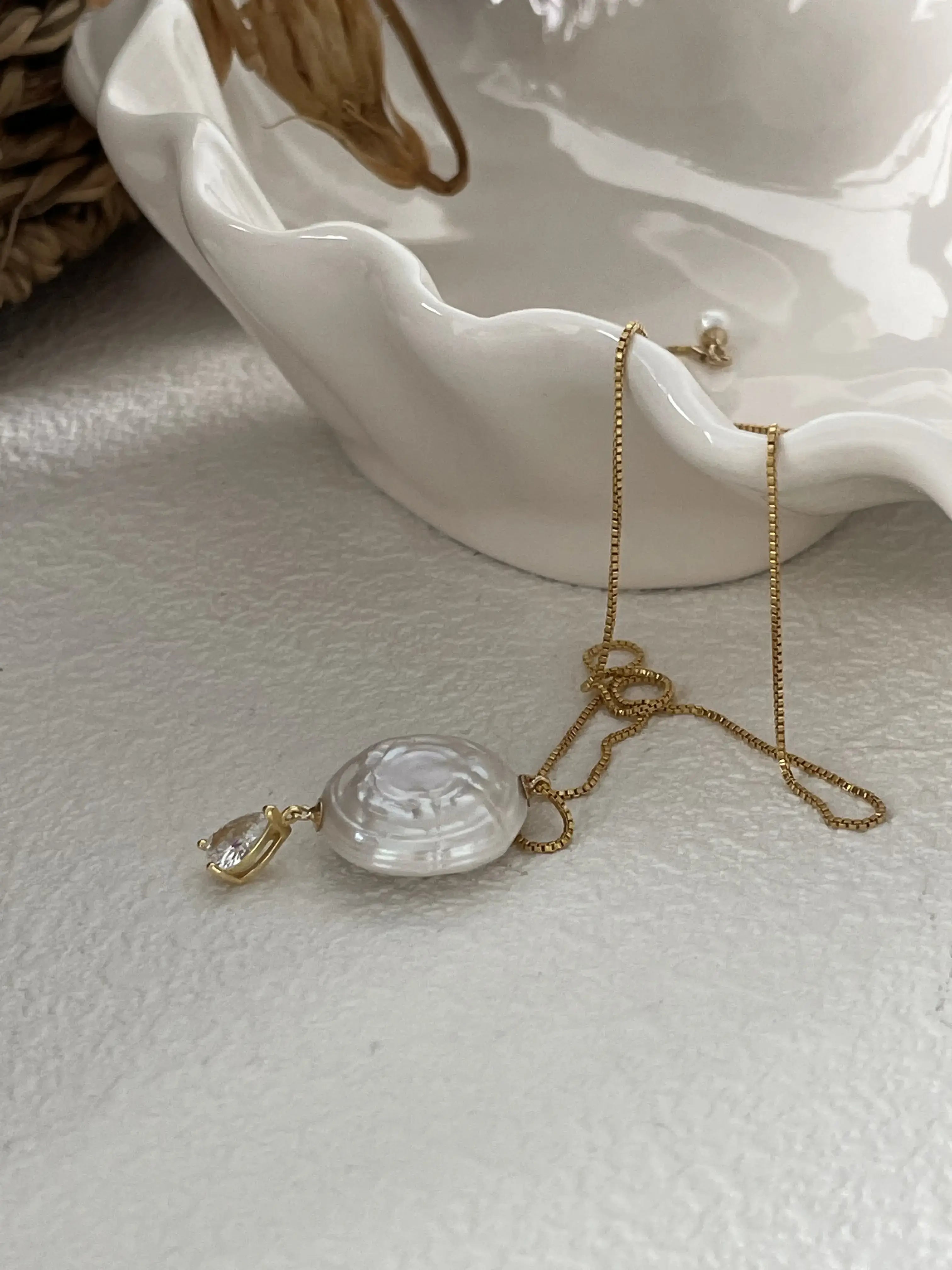 Flat Baroque Pearl Pendant Necklace