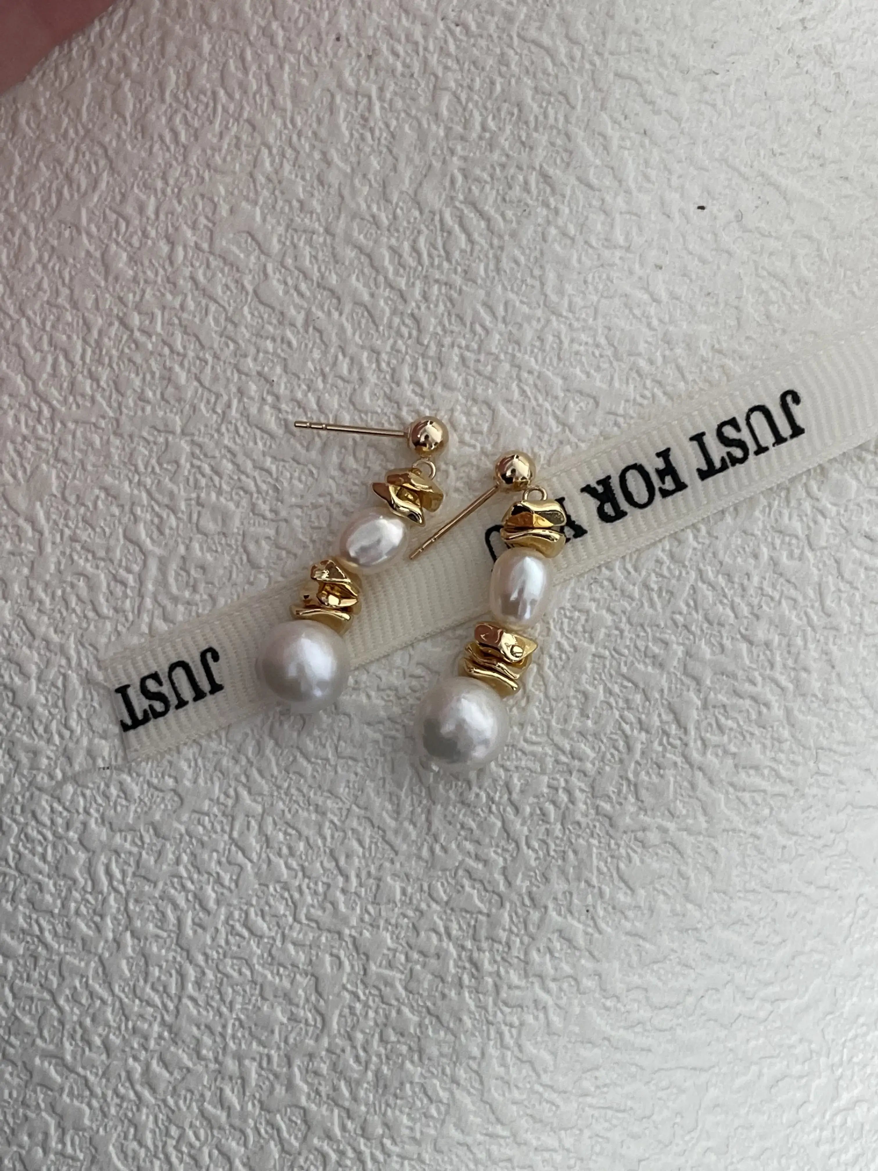 Fusion Grace Earrings – 14K Gold Baroque Pearls