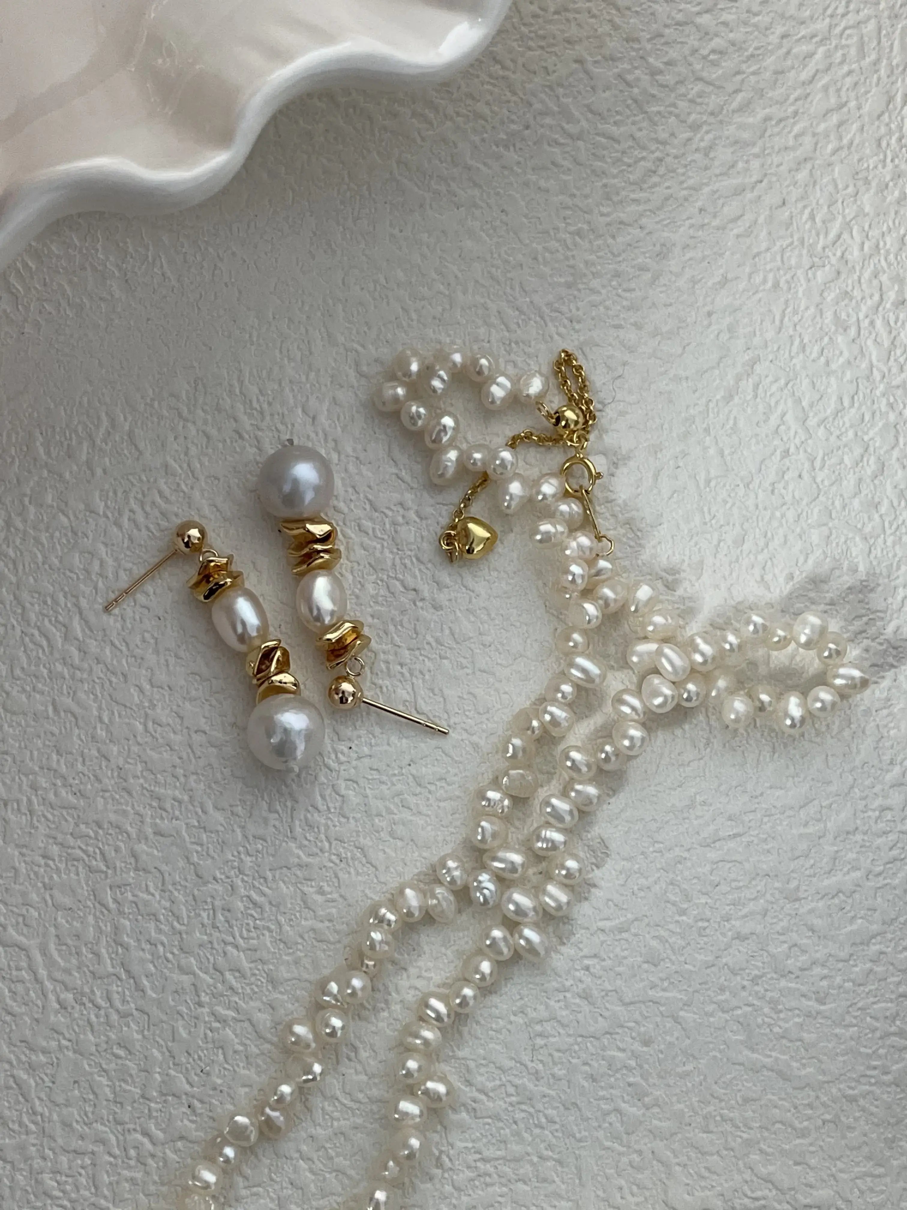 Fusion Grace Earrings – 14K Gold Baroque Pearls