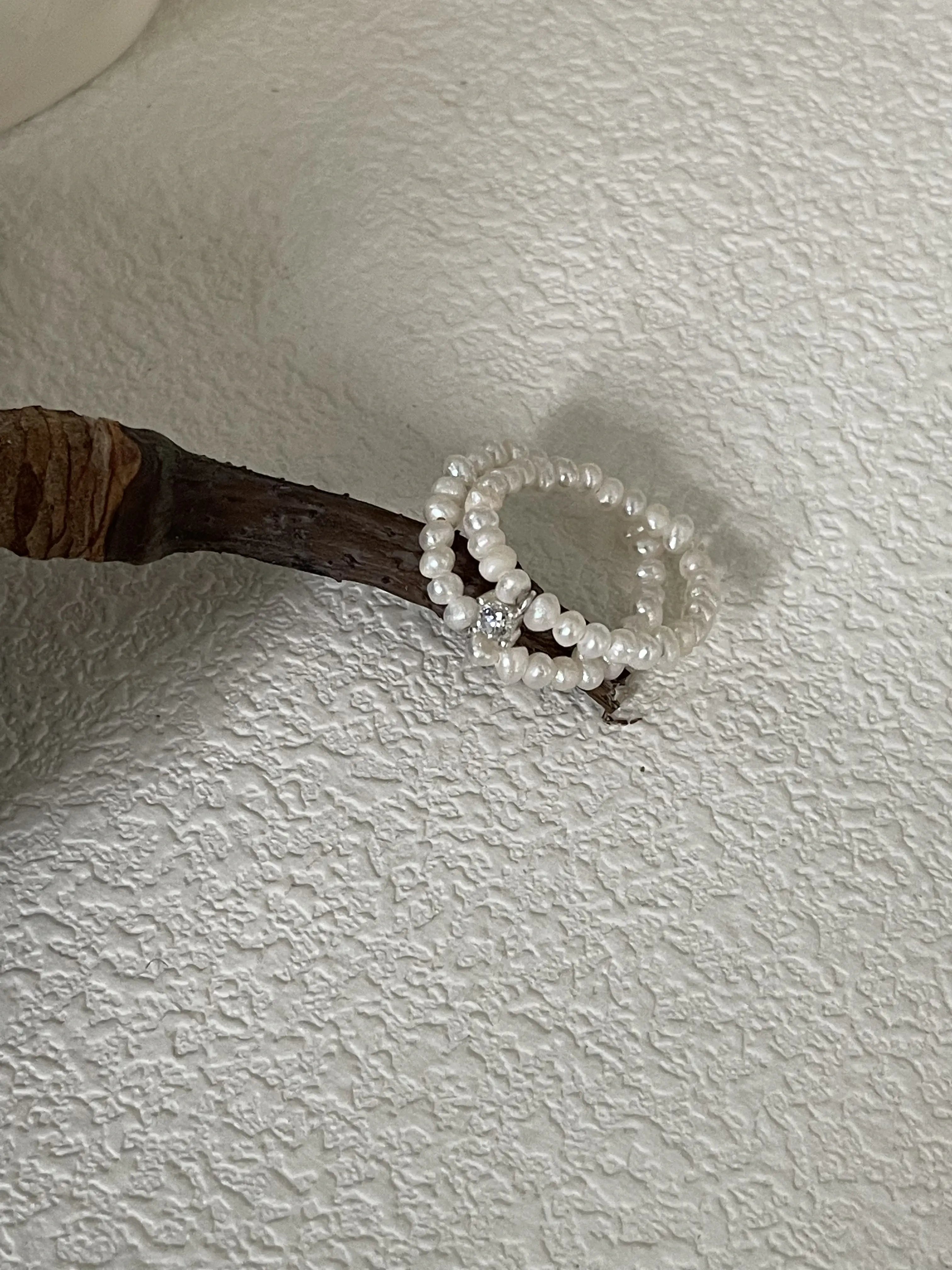 Dual-Loop Stretchable Freshwater Pearl Ring