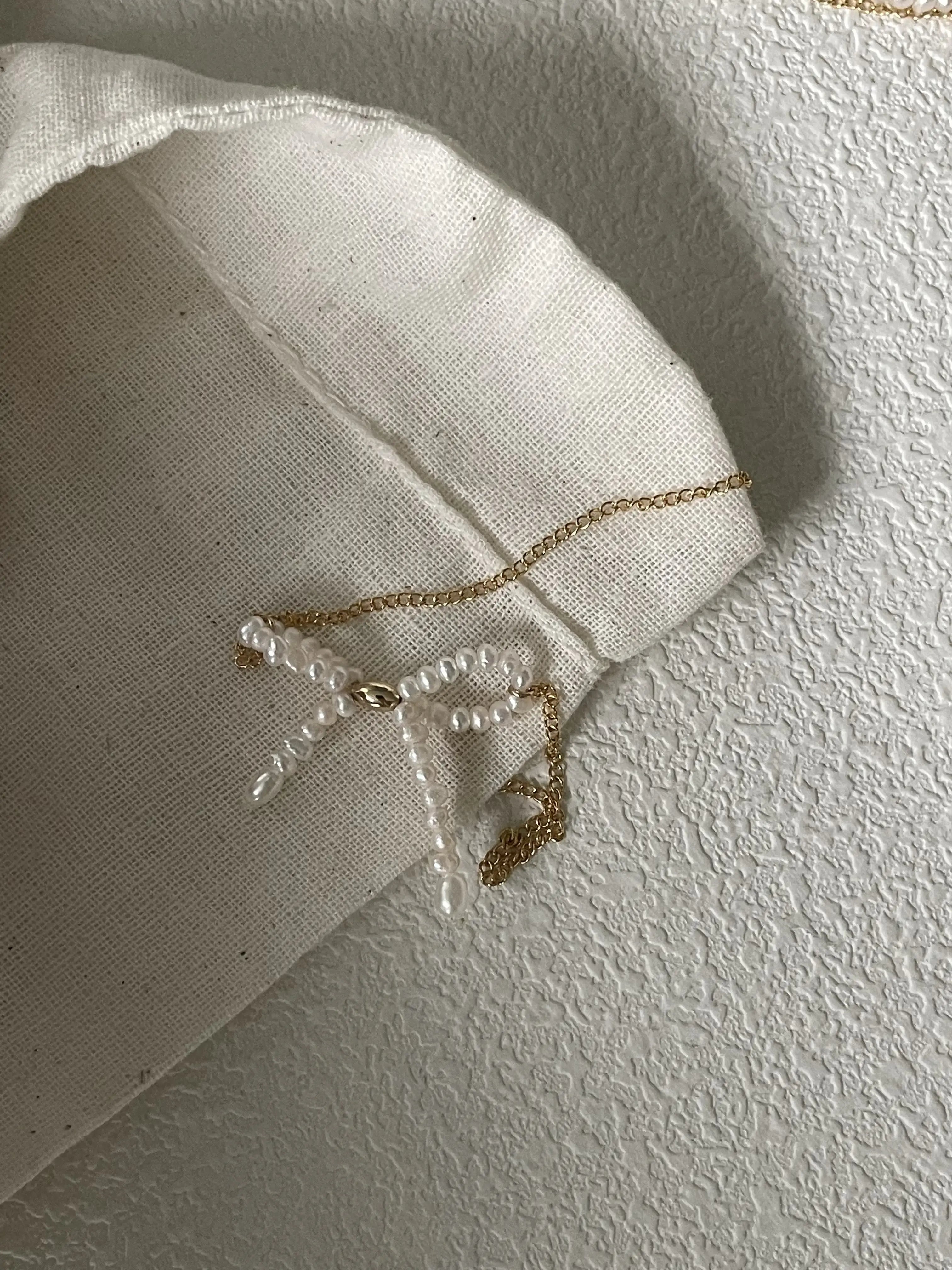 14K Gold Bow Freshwater Pearl Choker