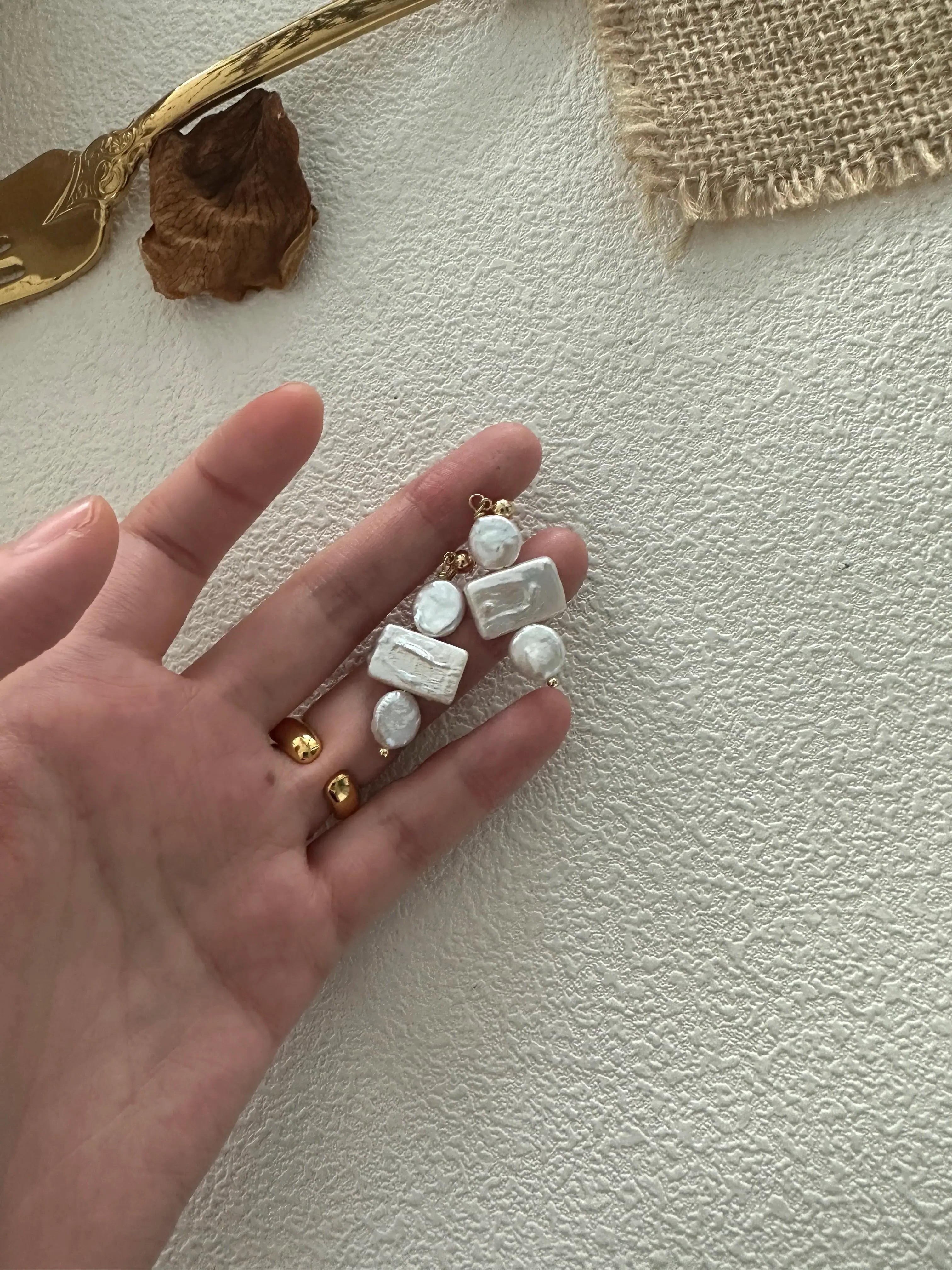 Geometric Elegance Earrings – 18K Gold Baroque Pearls