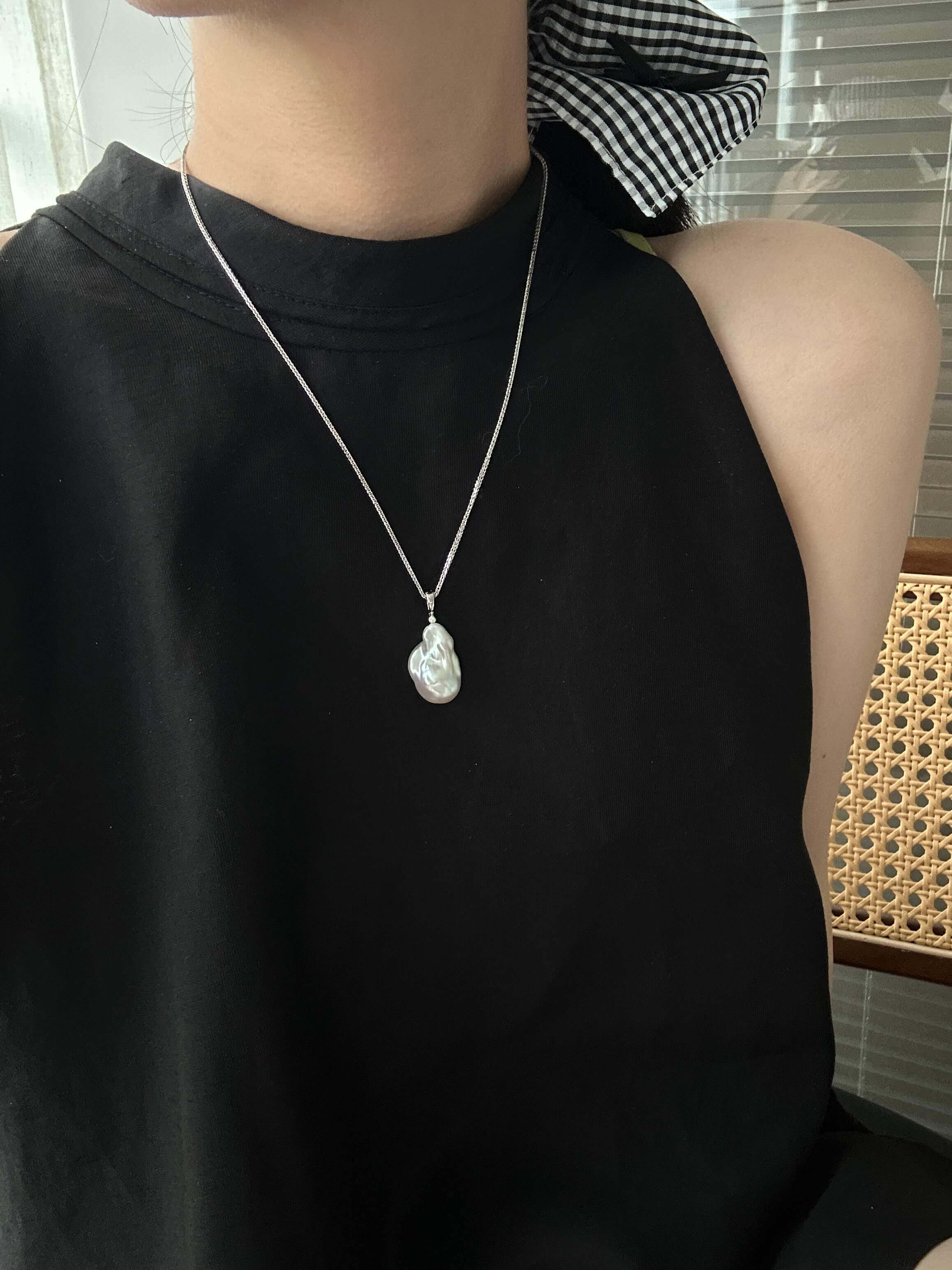 Detachable Baroque Pearl Pendant Necklace