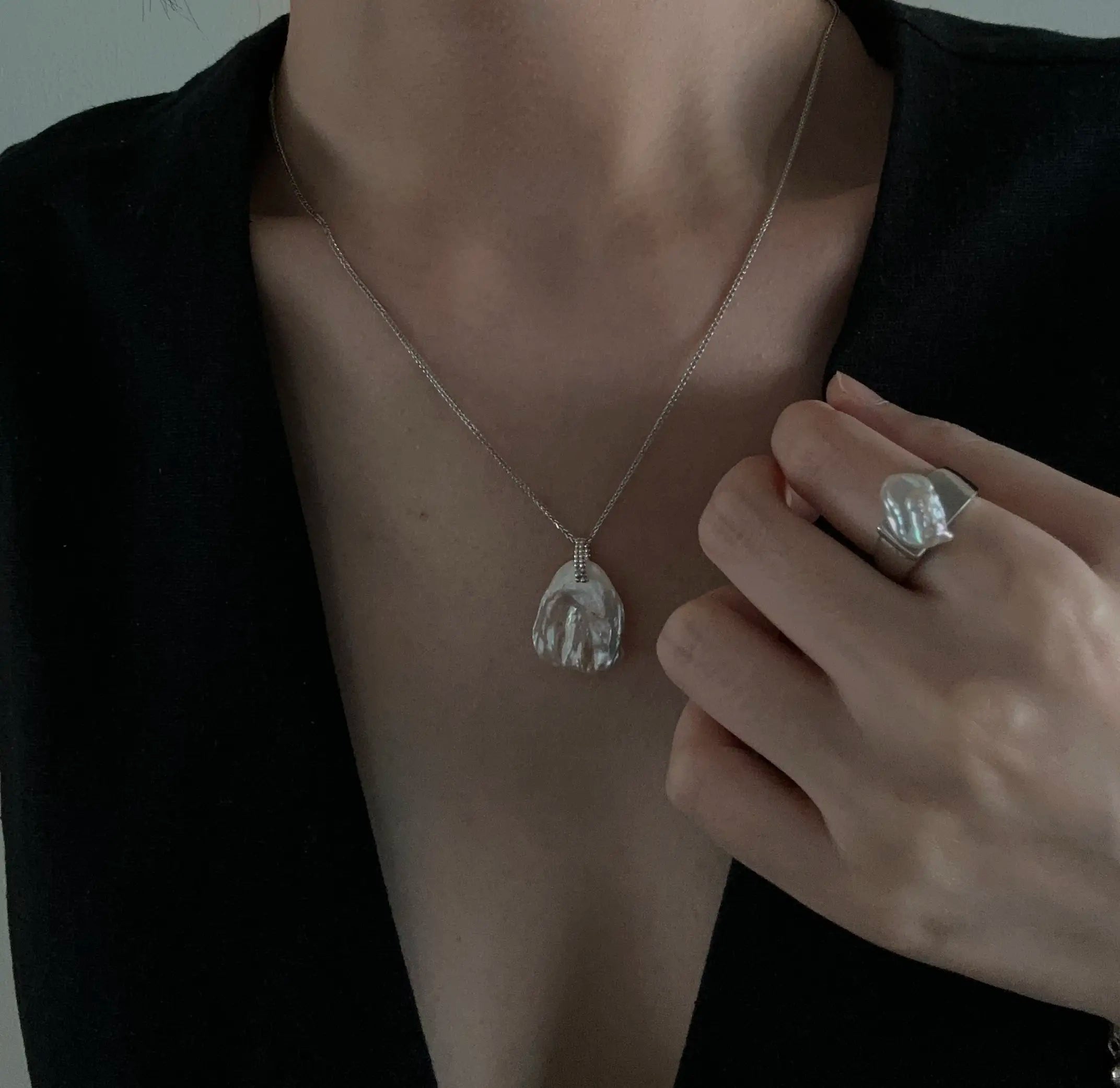 Elegant Petal Baroque Pearl Pendant Necklace