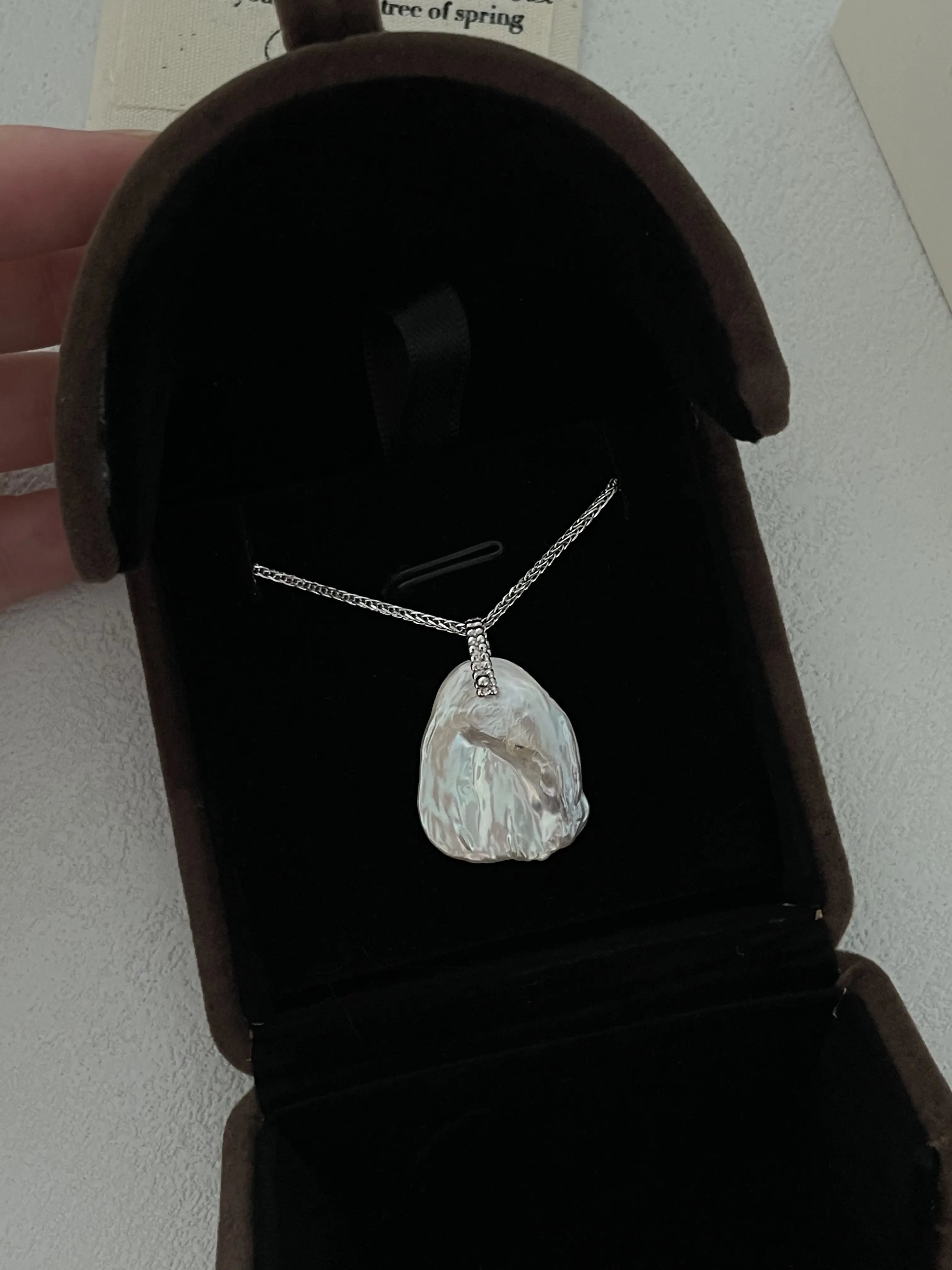 Elegant Petal Baroque Pearl Pendant Necklace