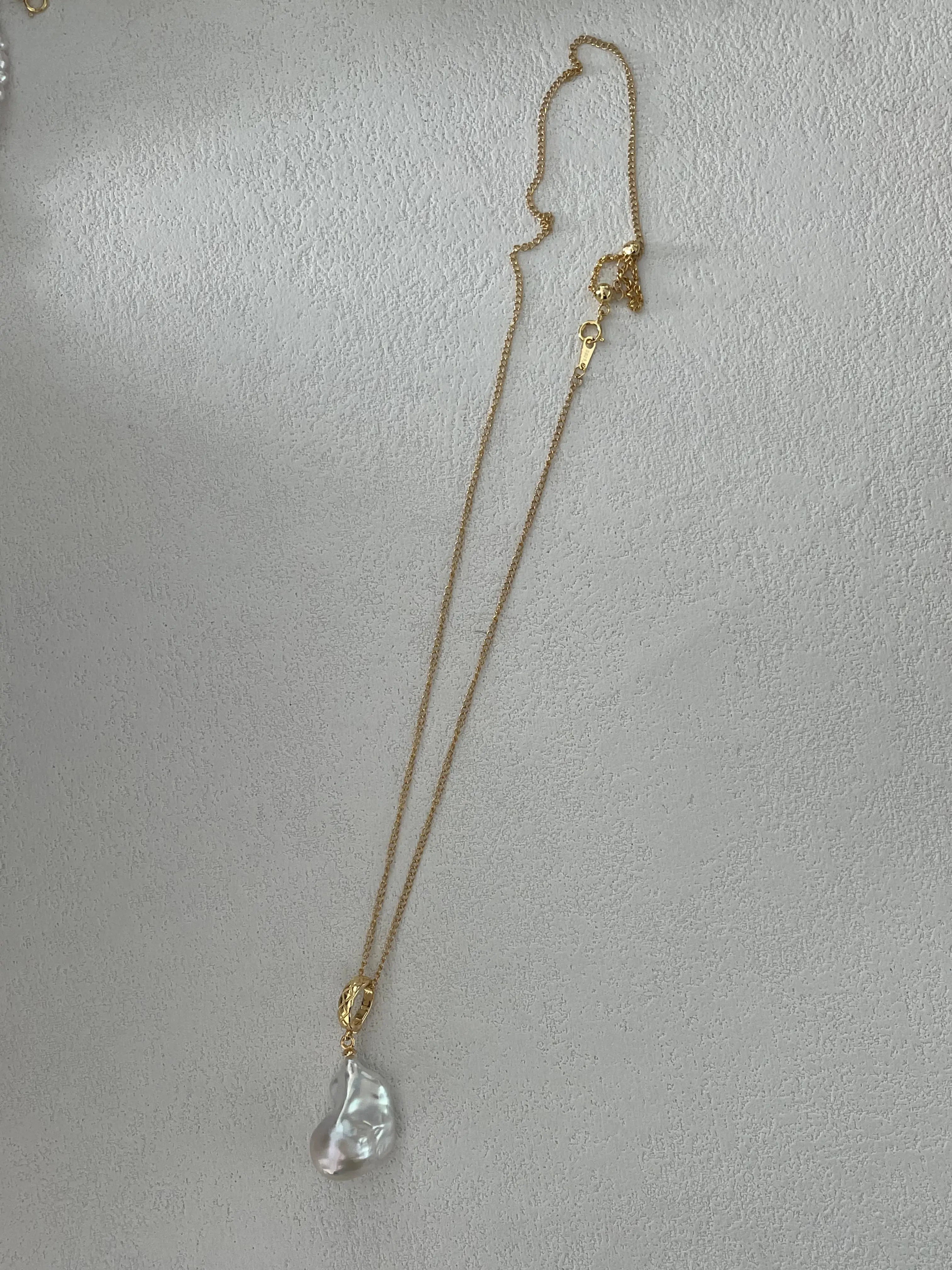 Detachable 18K Gold Baroque Pearl Pendant Necklace