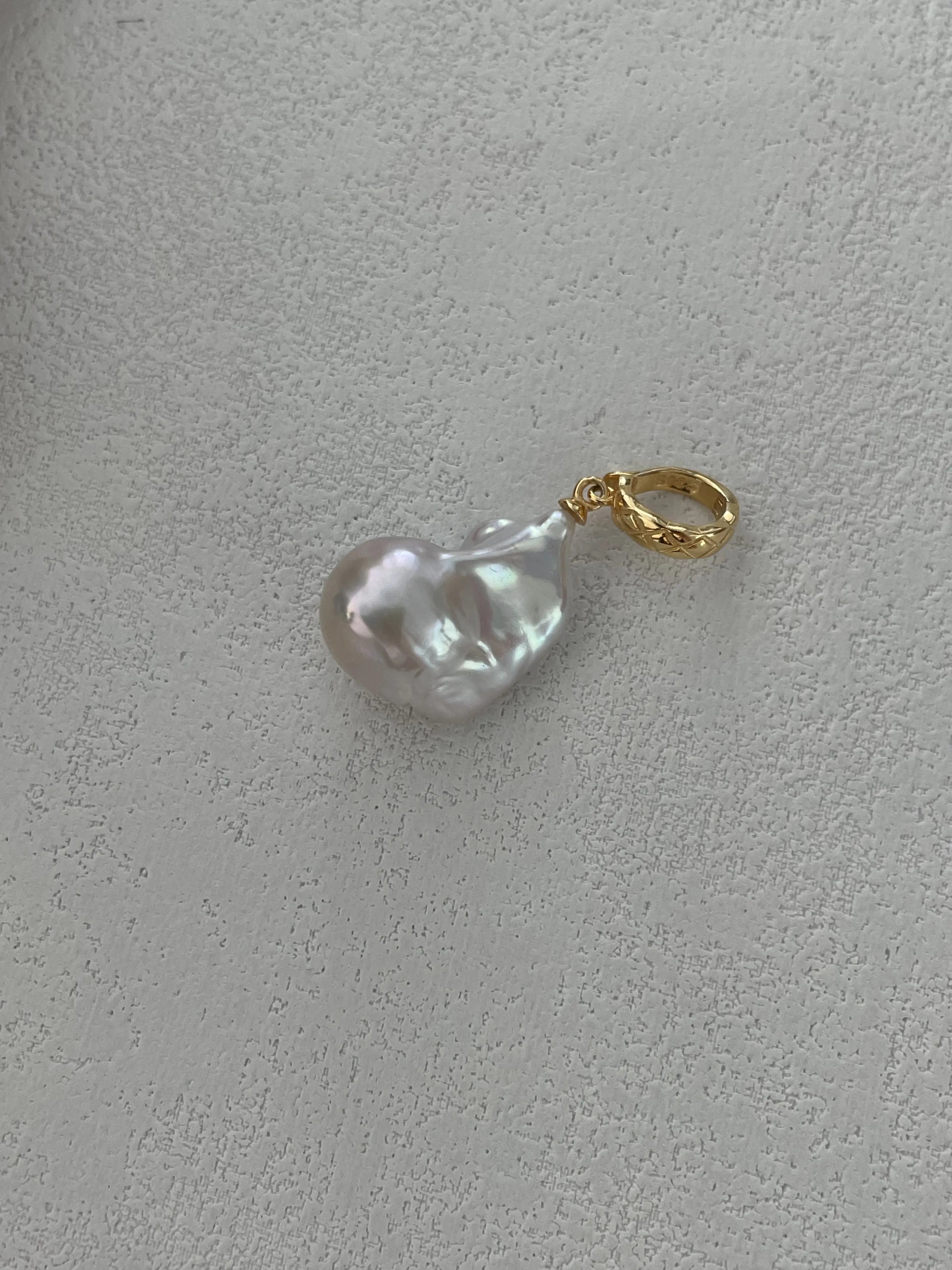 Detachable 18K Gold Baroque Pearl Pendant Necklace