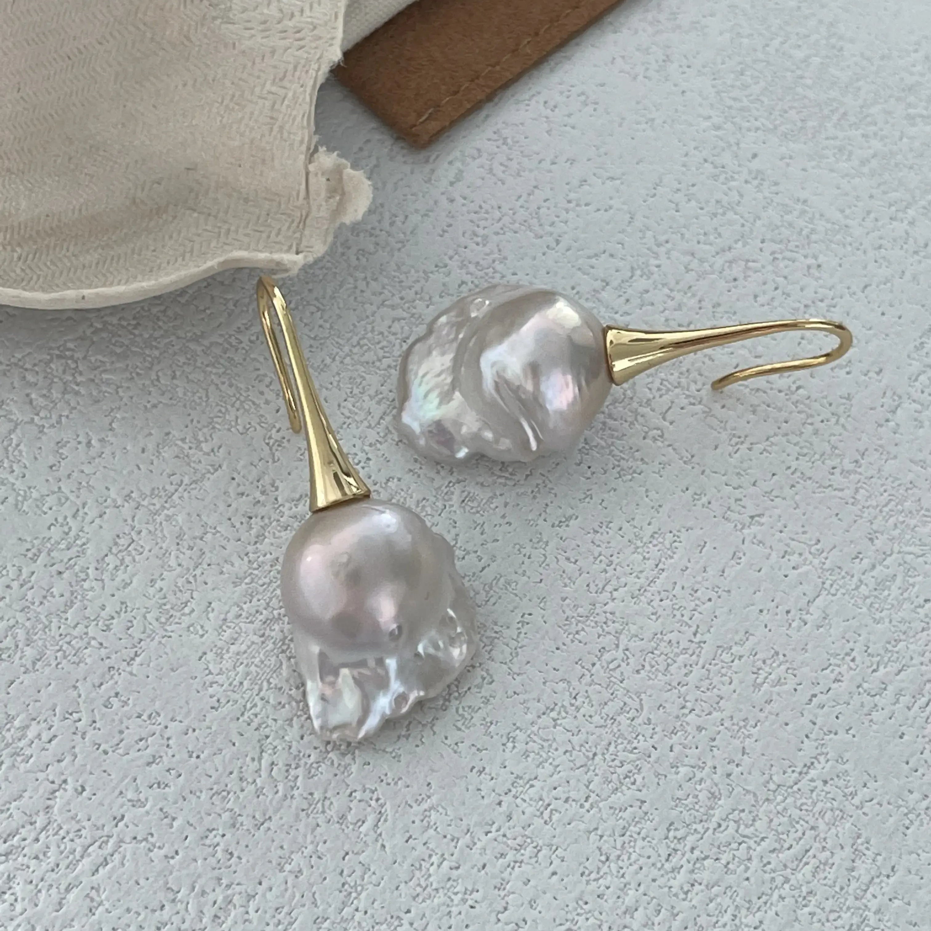 Elegant Stiletto Earrings – 18K Gold & Baroque Pearls