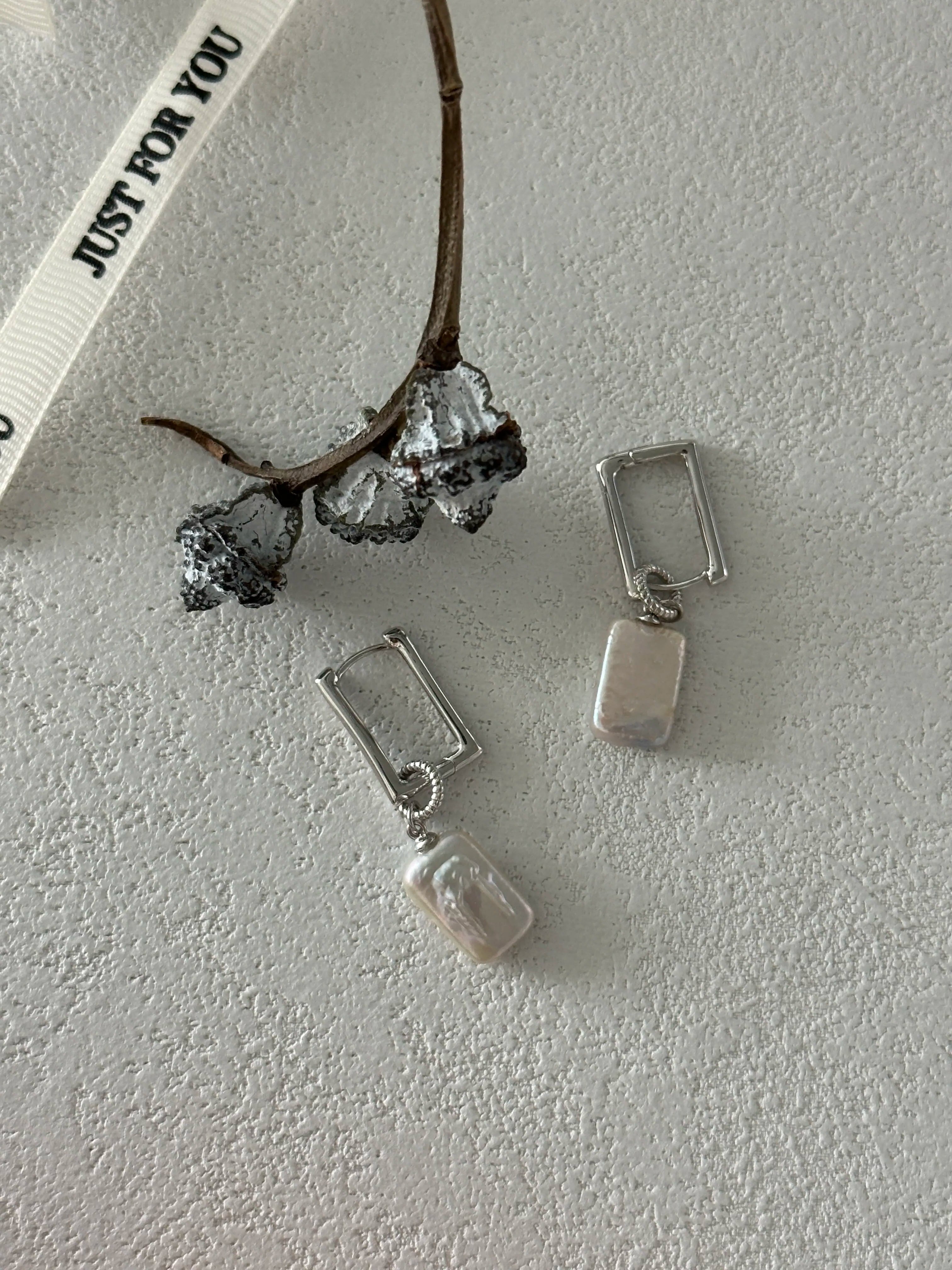 Geometric Elegance Earrings – Square Baroque Pearls & Silver Hoops