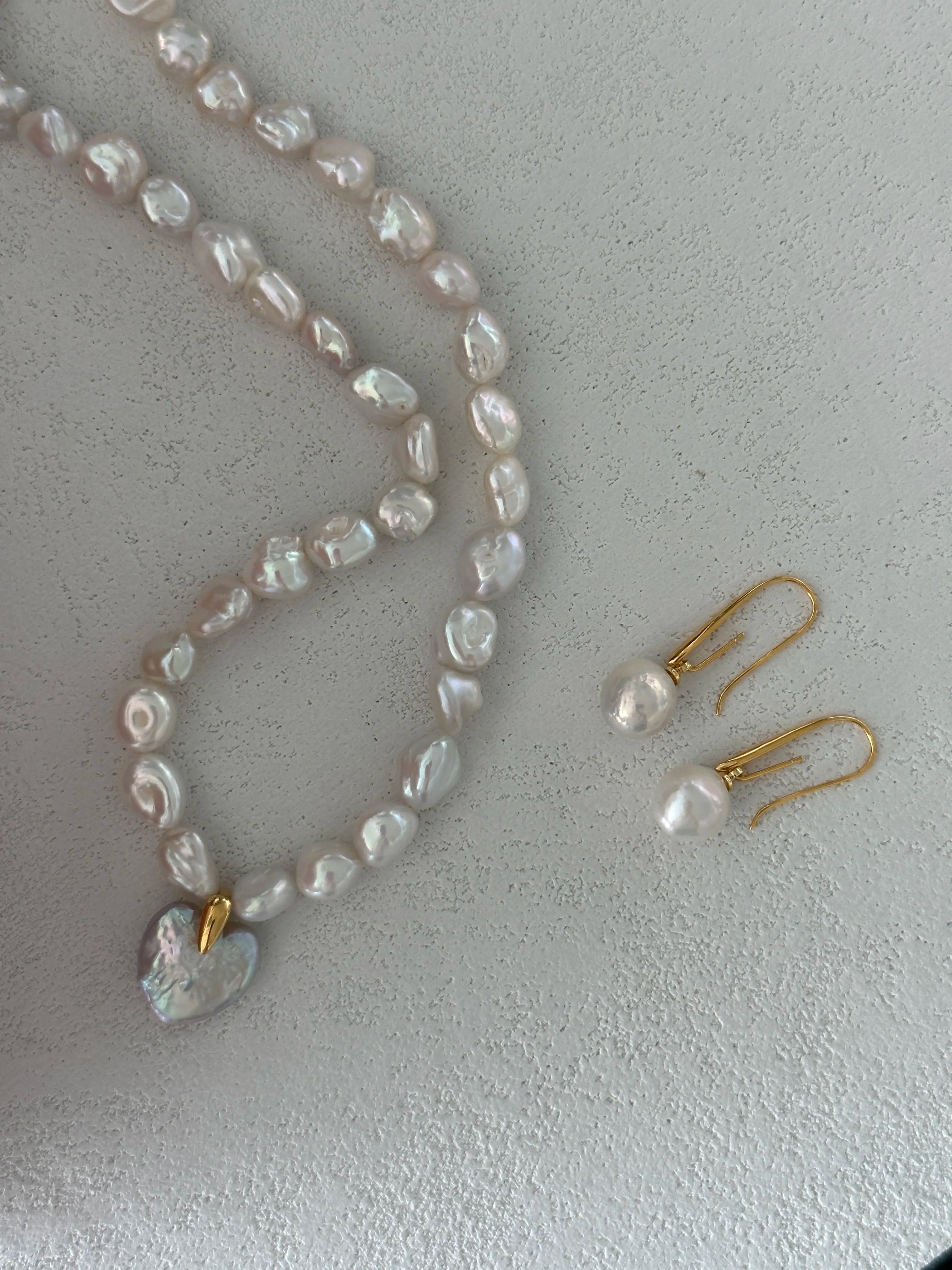 18K Gold Paperclip Freshwater Pearl Earrings