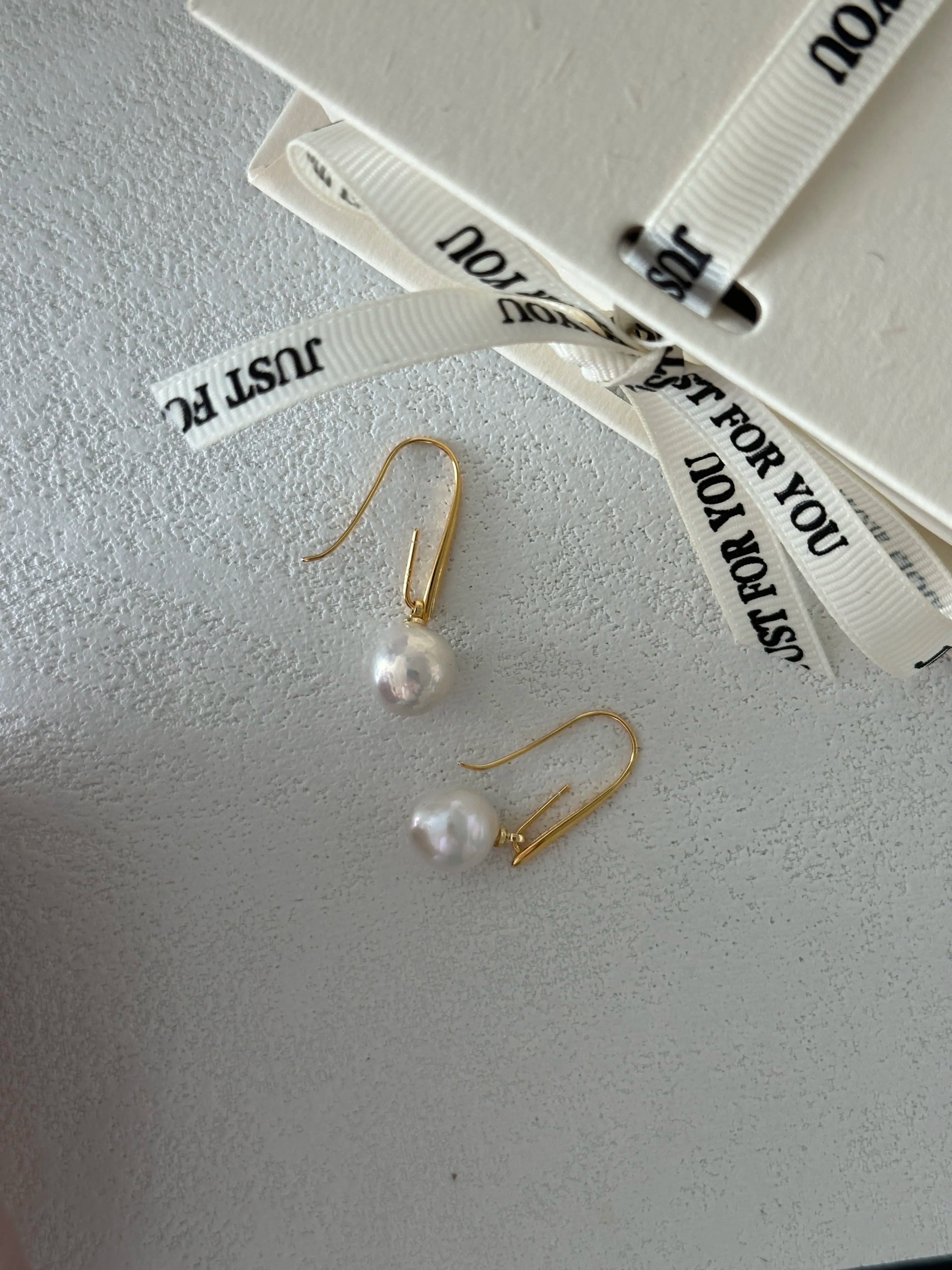 18K Gold Paperclip Freshwater Pearl Earrings