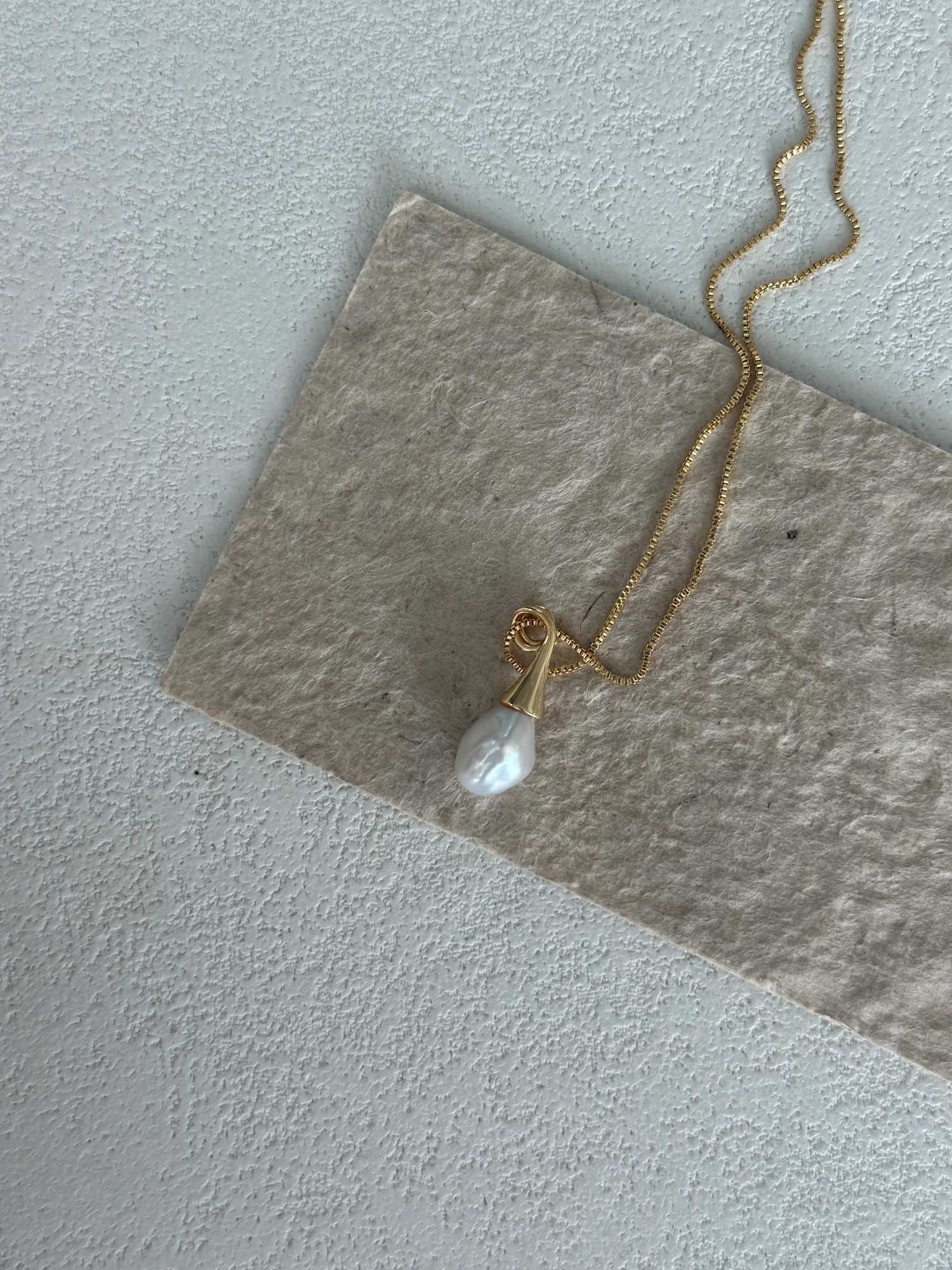 18K Gold Freshwater Baroque Pearl Pendant Necklace