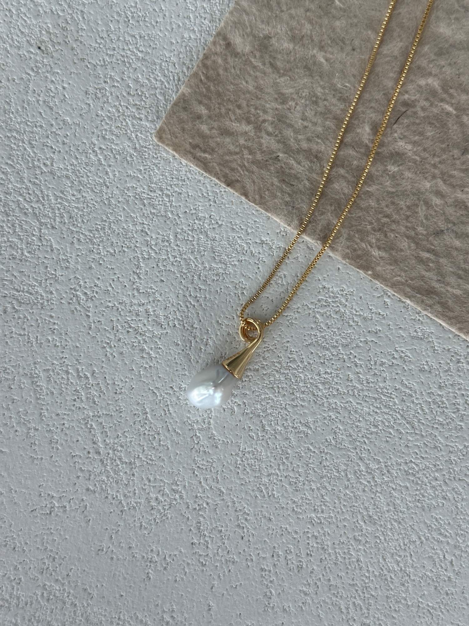 18K Gold Freshwater Baroque Pearl Pendant Necklace