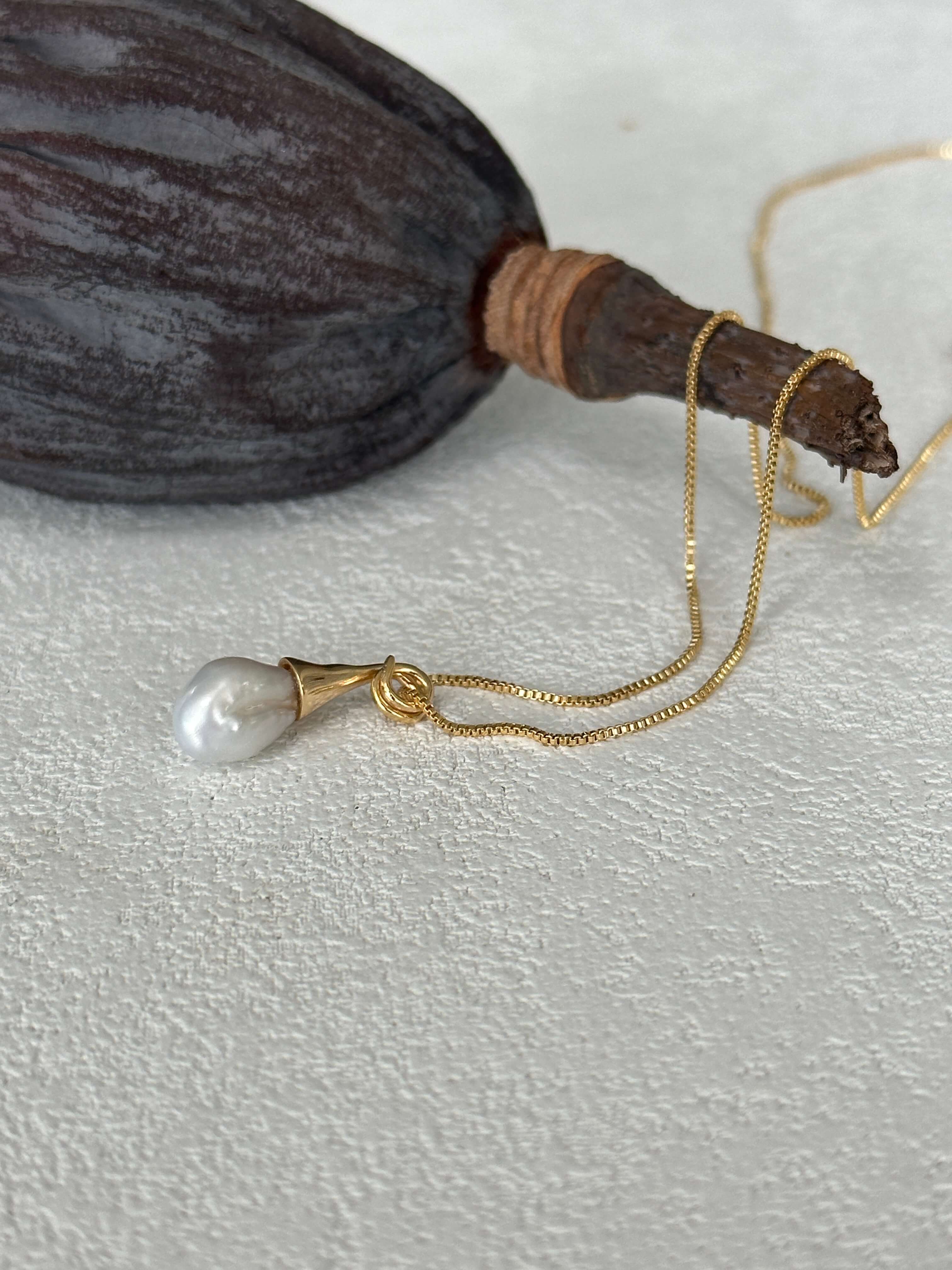 18K Gold Freshwater Baroque Pearl Pendant Necklace