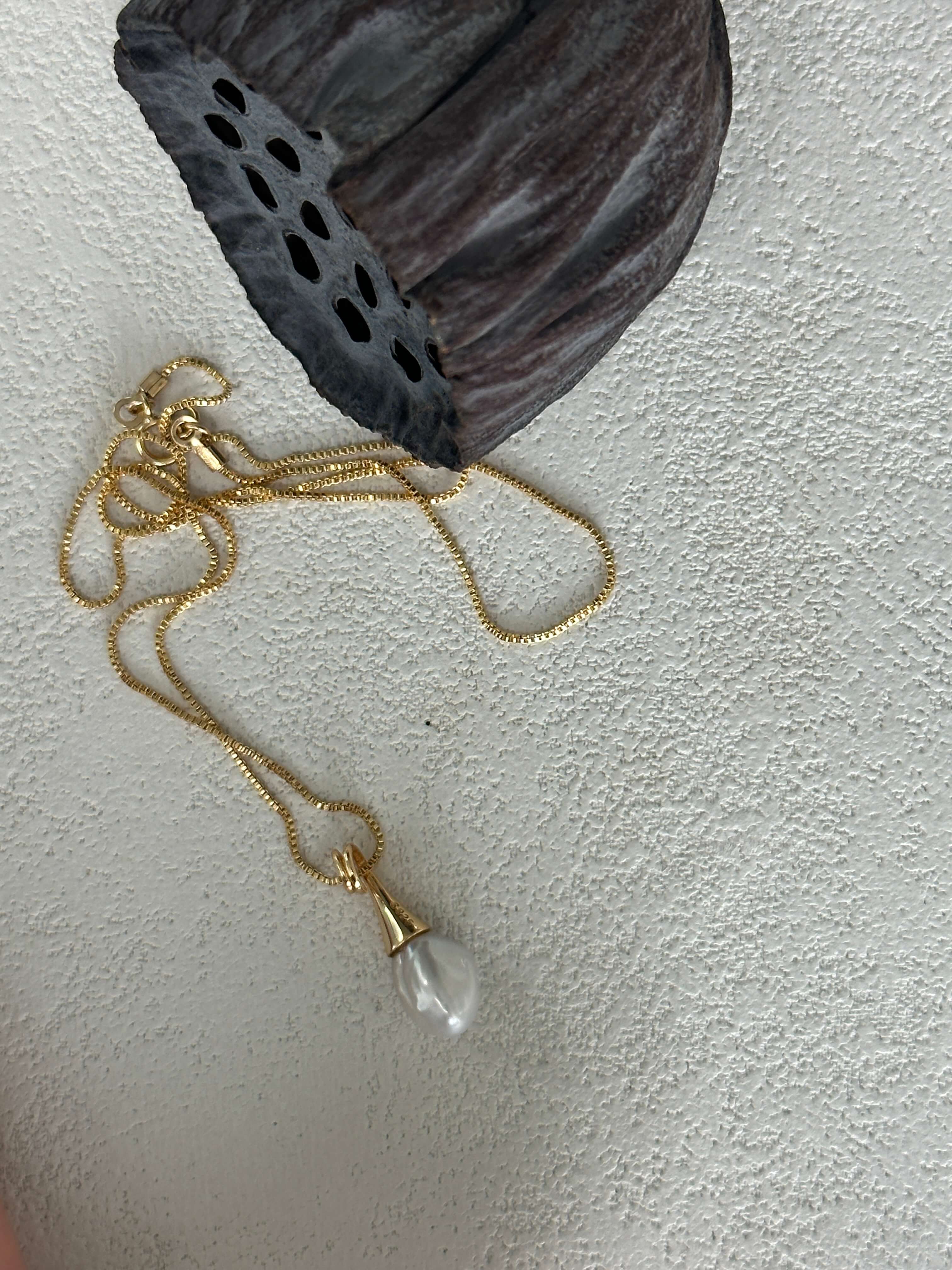 18K Gold Freshwater Baroque Pearl Pendant Necklace