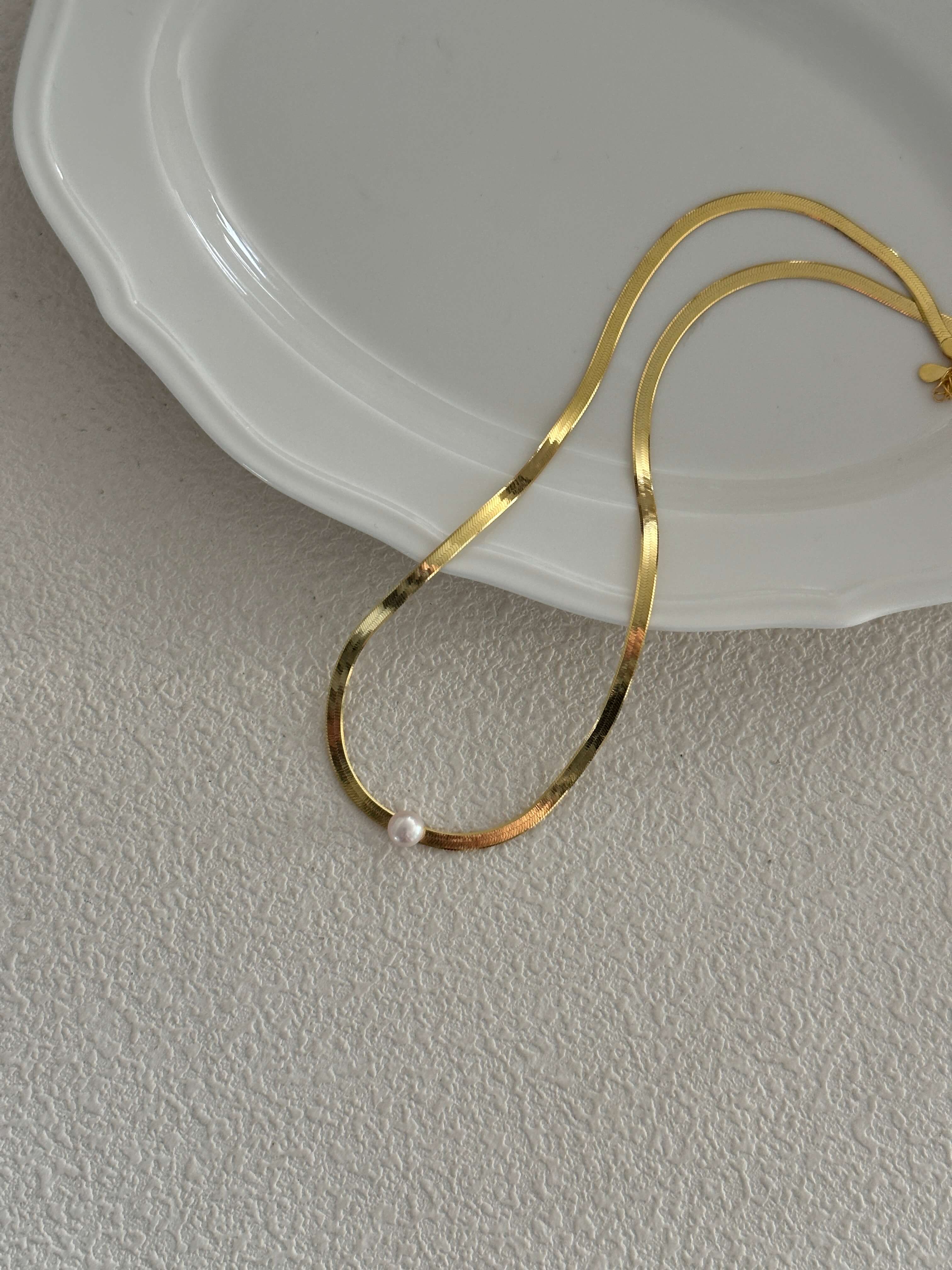 18K Gold Snake Chain Necklace with Center Freshwater Pearl