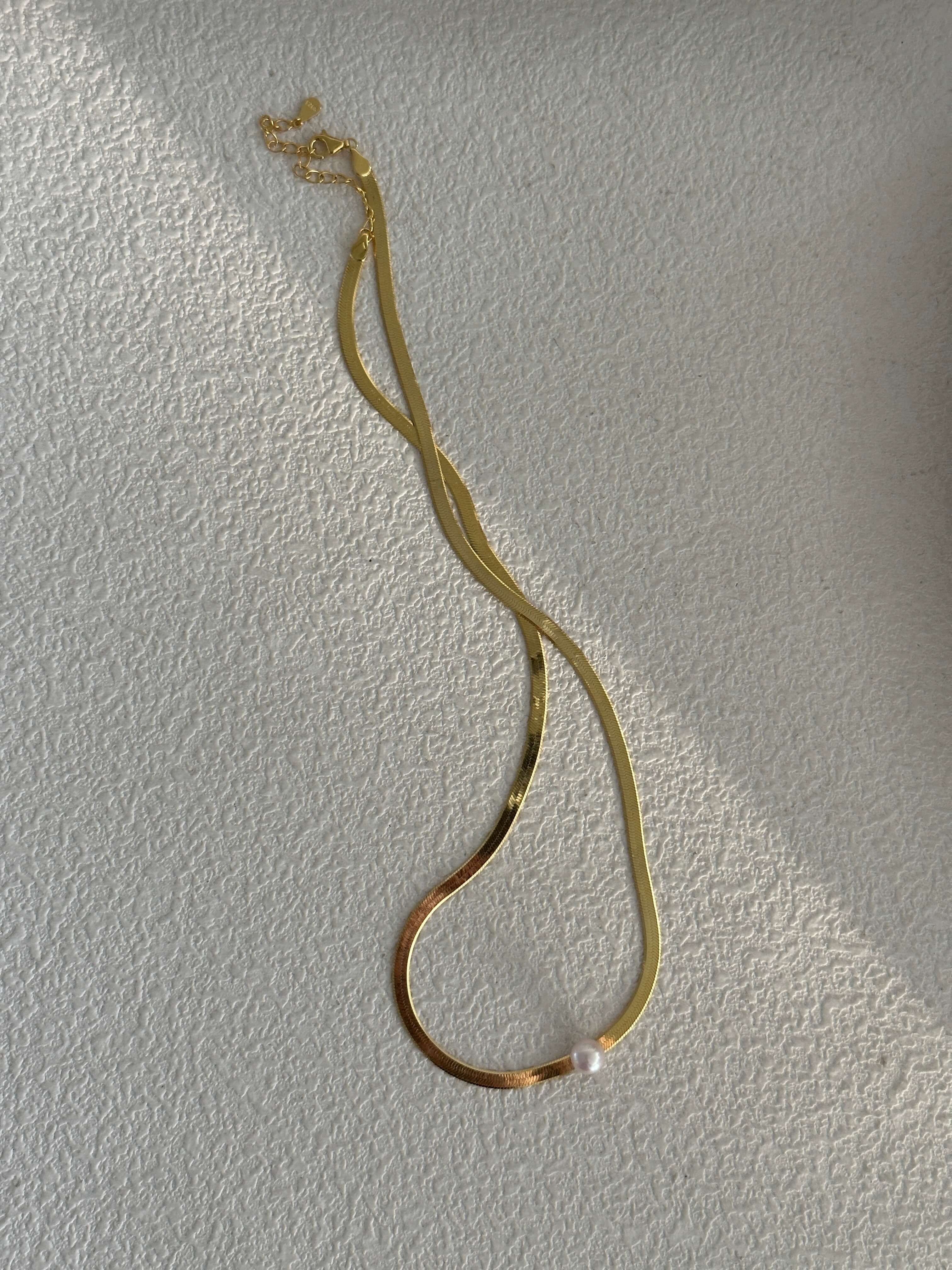 18K Gold Snake Chain Necklace with Center Freshwater Pearl