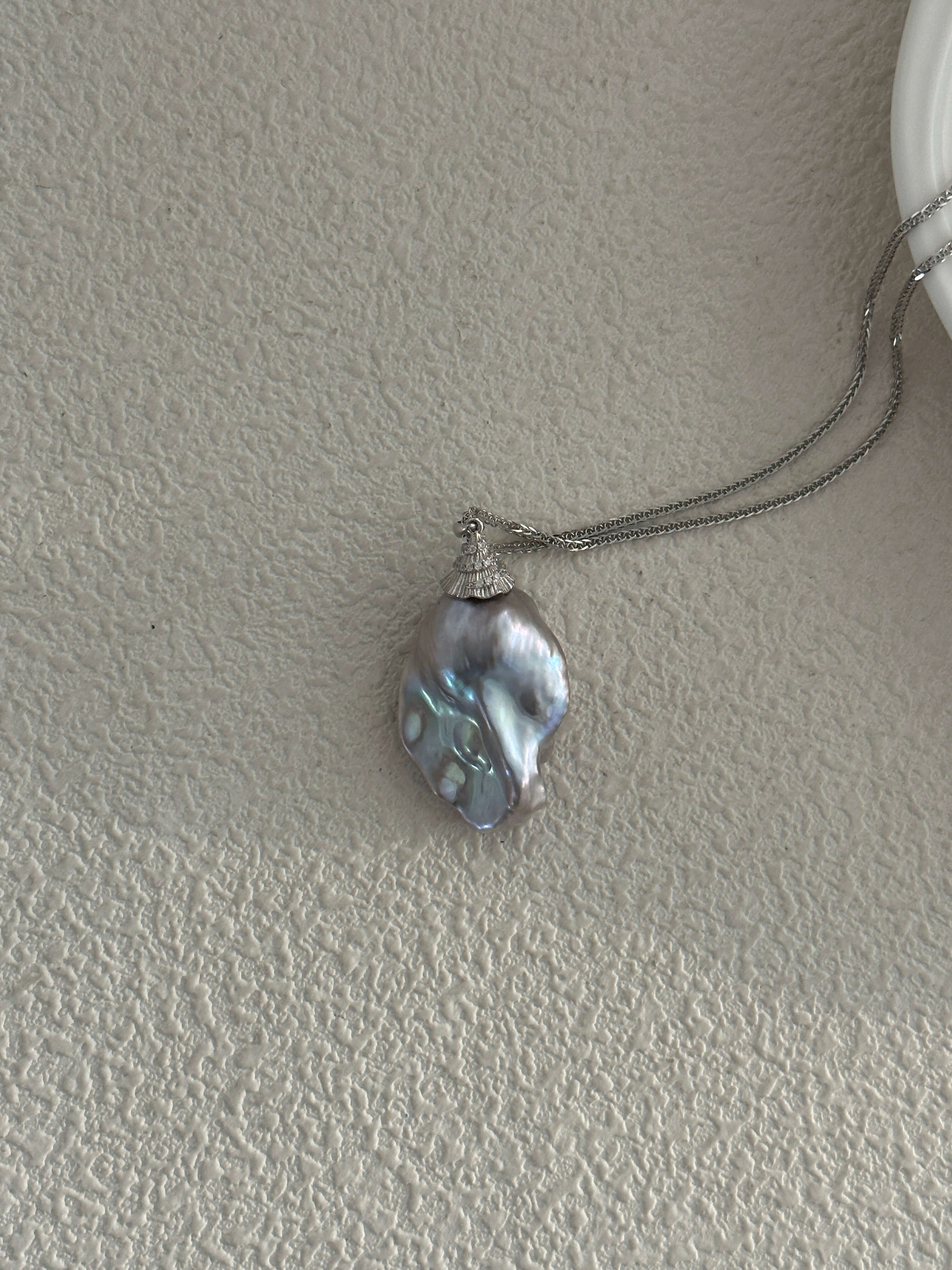 Platinum Gray Baroque Pearl Pendant Necklace