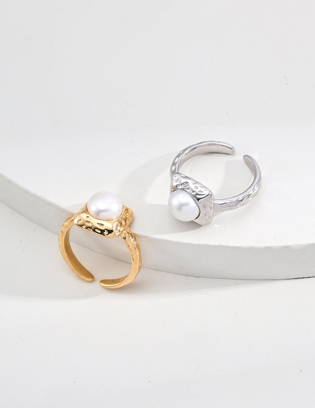 18k Gleam Forge Pearl Ring