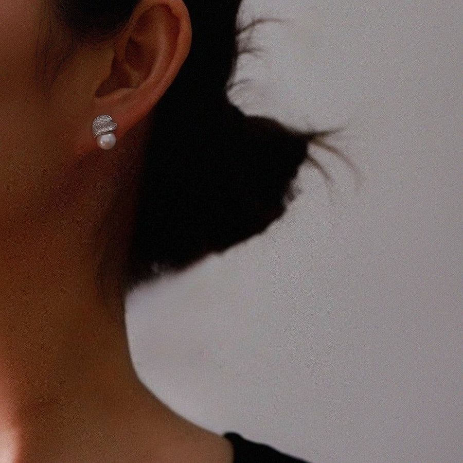 Lustrous Heart – Freshwater Pearl Earrings