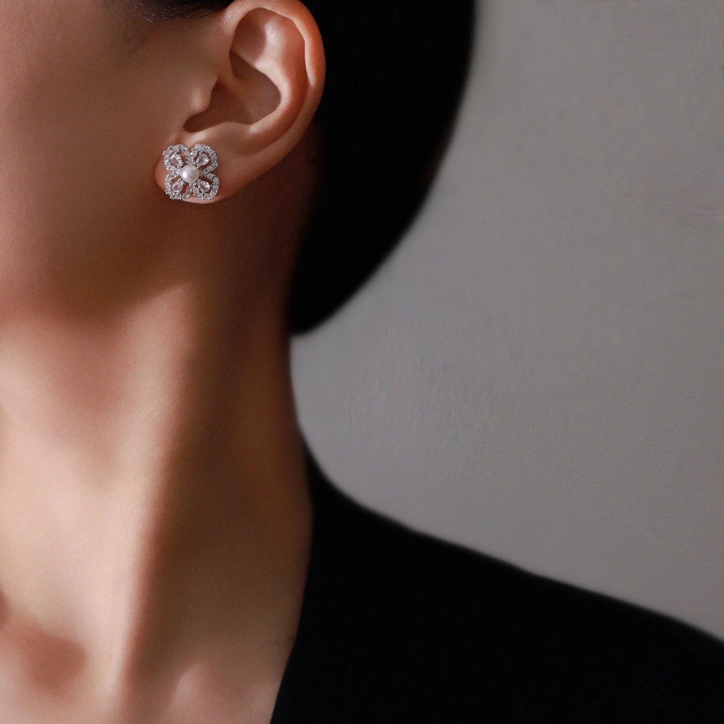 Floral Grace – 5mm Freshwater Pearl Earrings