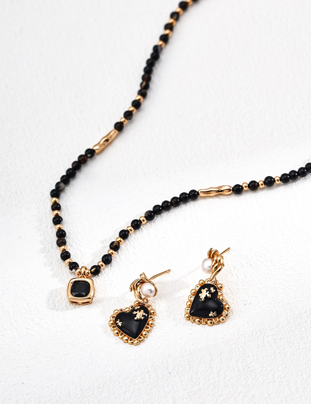 Dark Bloom – Black Heart Drop Earrings