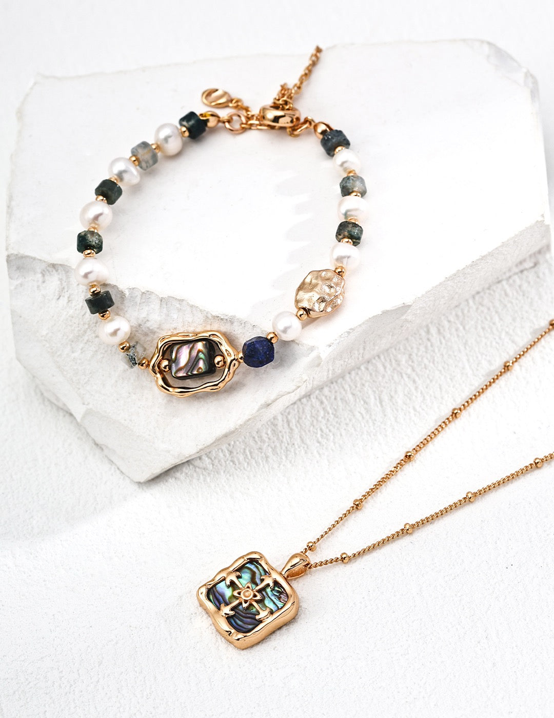 Ocean Muse – Pearl & Gemstone Bracelet