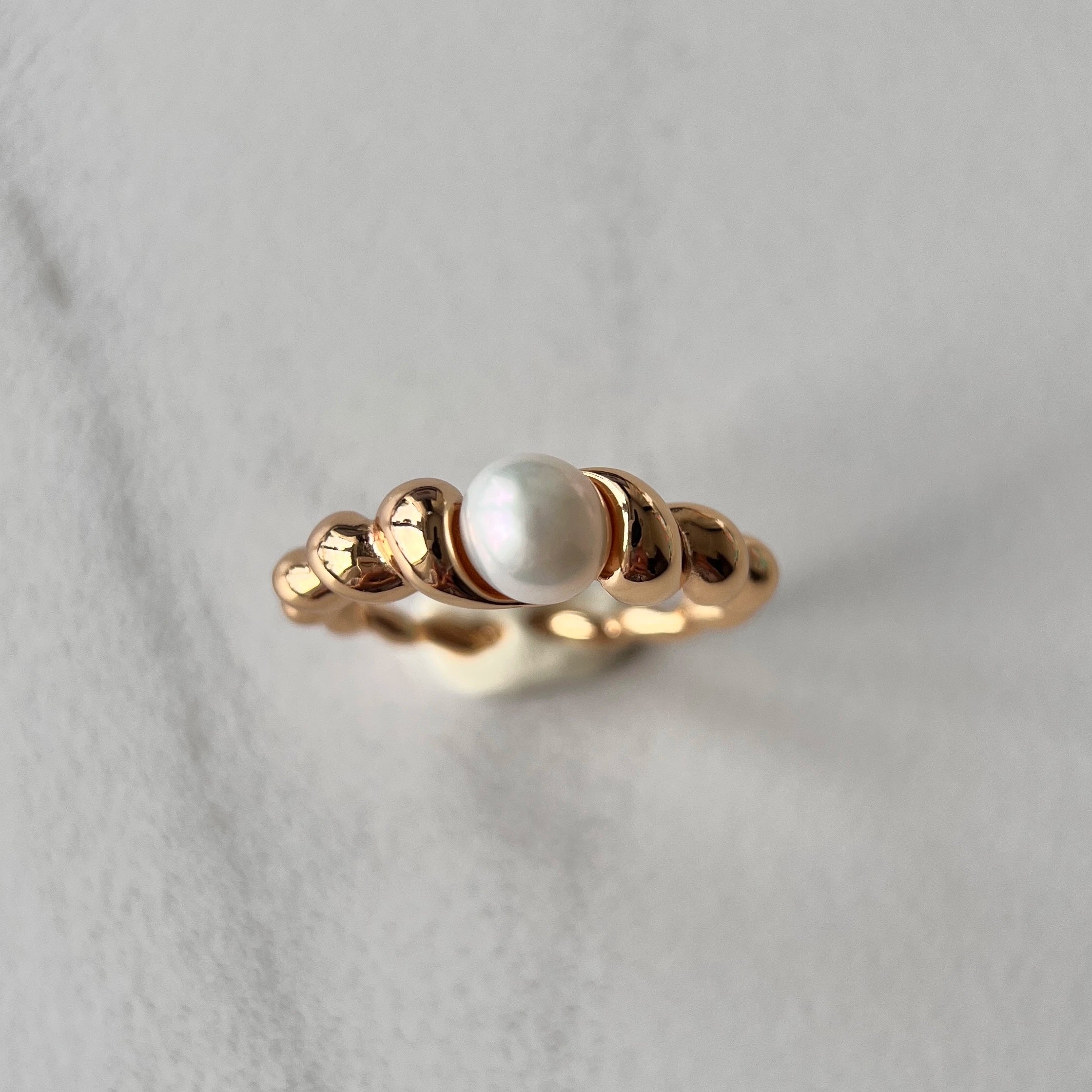 18K Aurelia's Embrace Ring